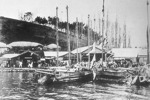 여수 최초의 종포 어시장(1920년대)