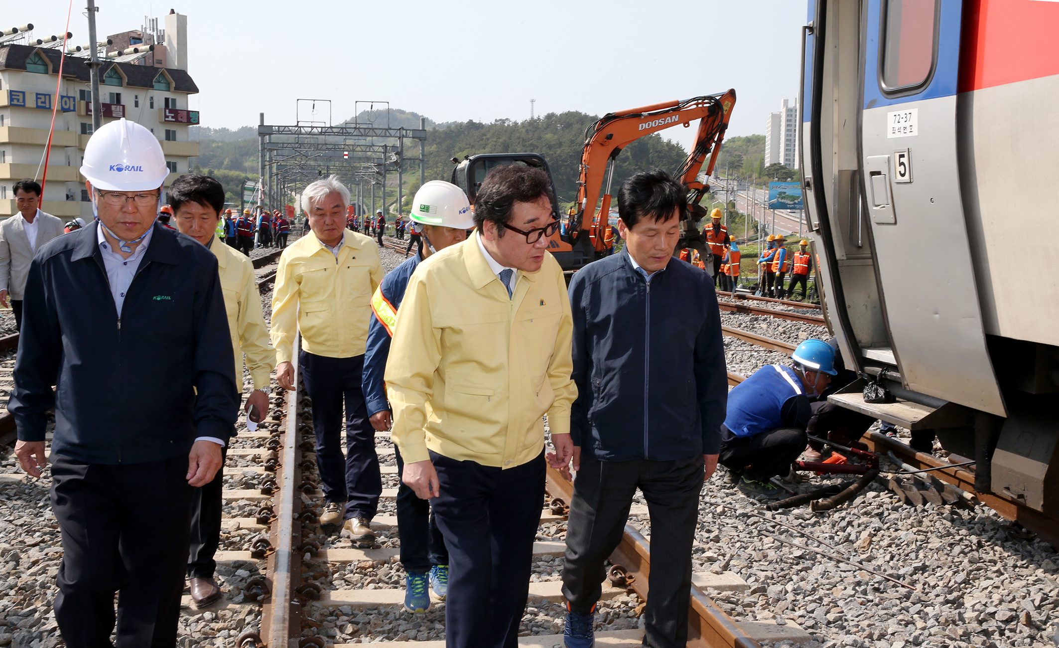 무궁화 열차 사고 복구현장을 찾은 이낙연지사3