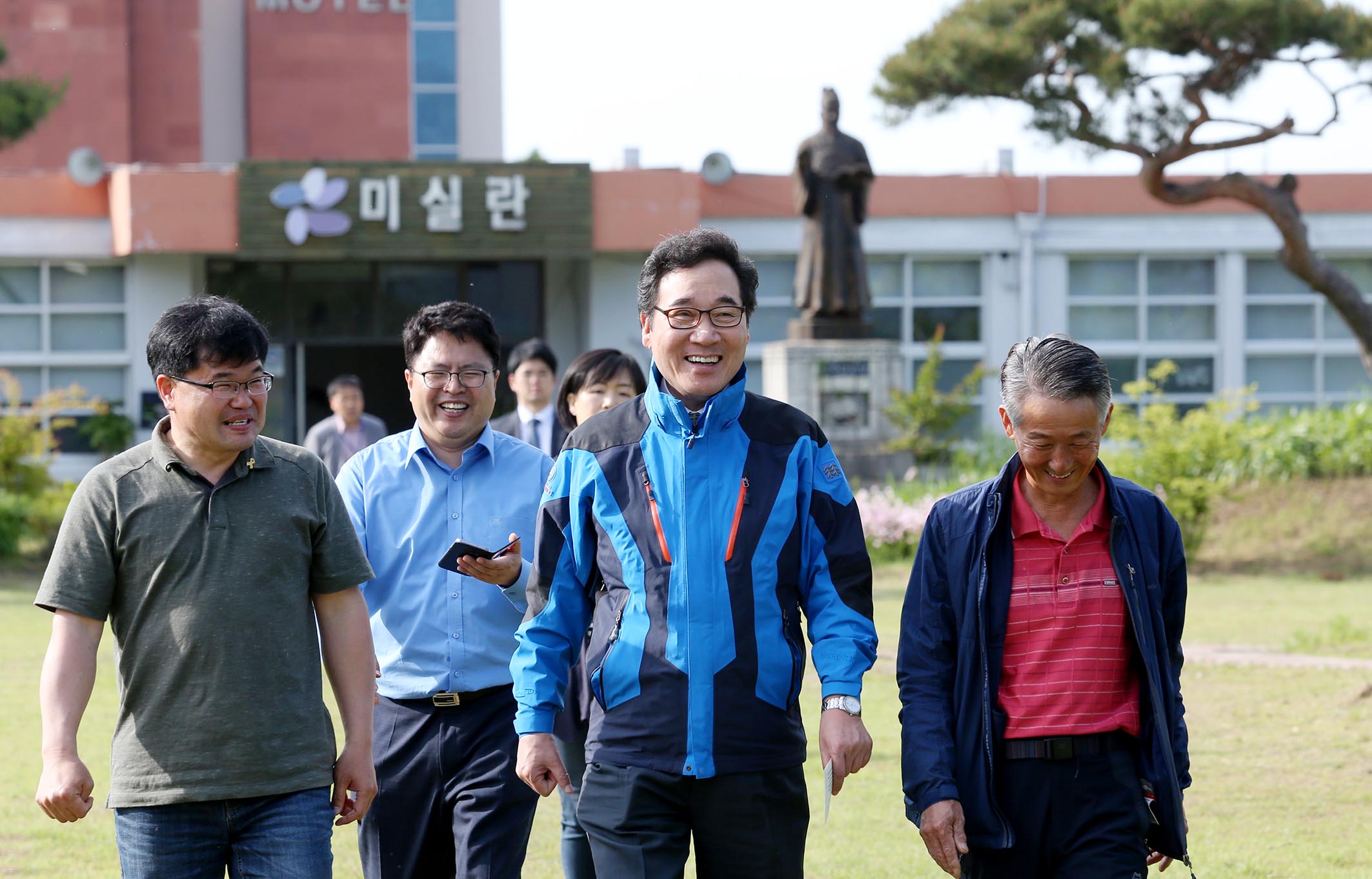 이낙연지사 농업법인 (주) 미실란 방문   이담 그림전 관람3