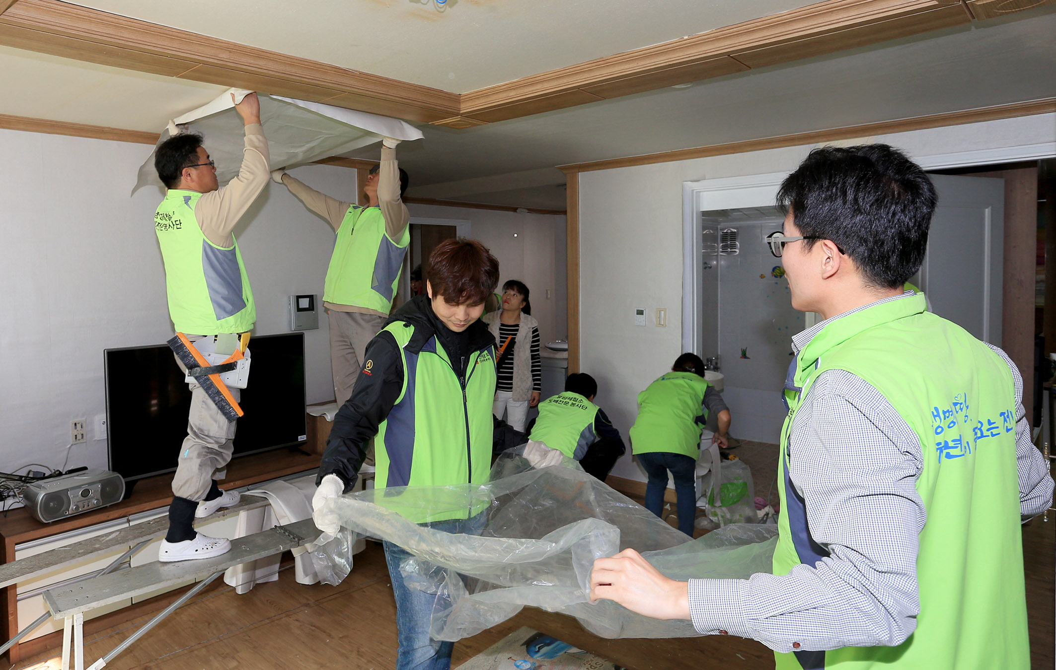 전남도청 동부지역본부  도배 봉사활동3