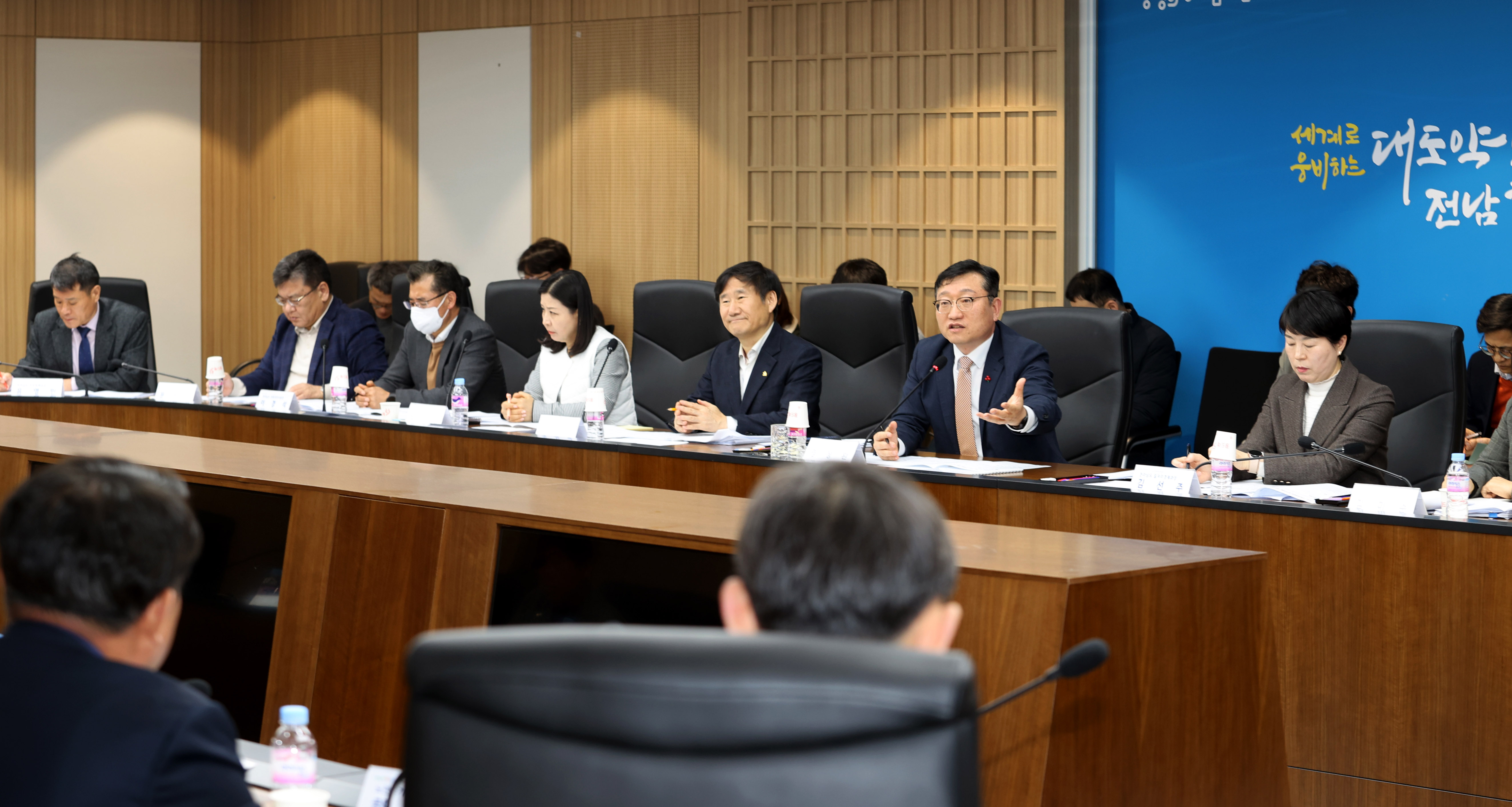 일자리 미스매치 해소를 위한 관계자 토론회 가져4