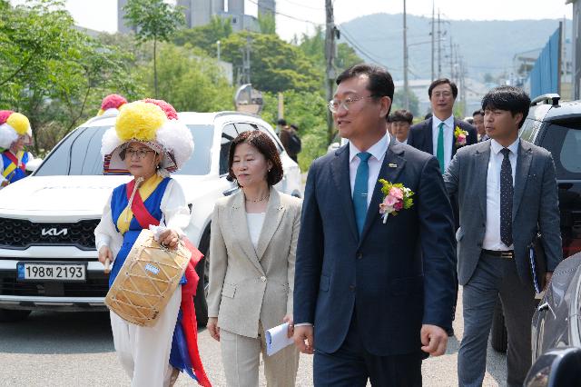 관내기업 건설기계 출시 기념식