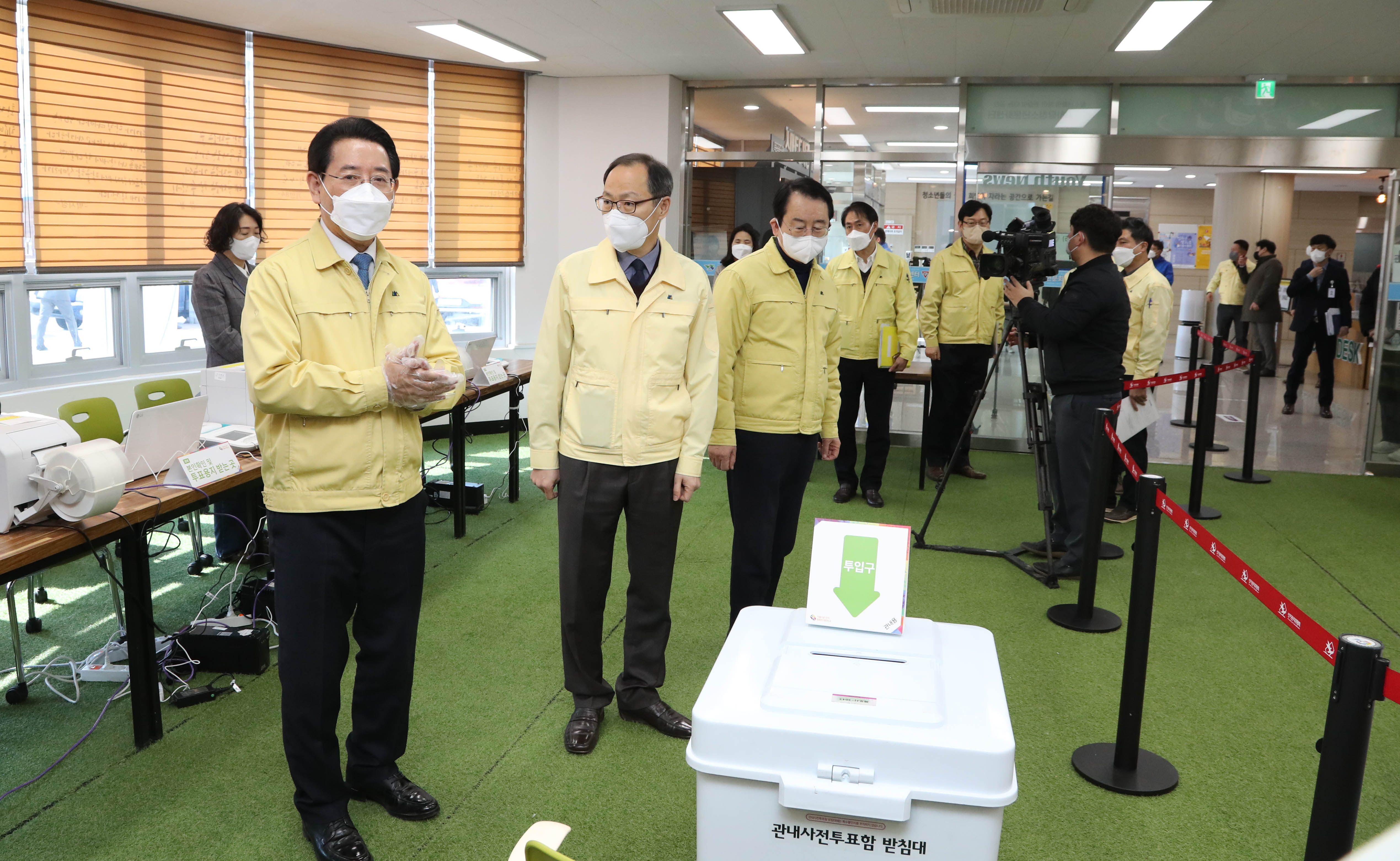 제20대 대통령선거 사전투표소 방역 점검2