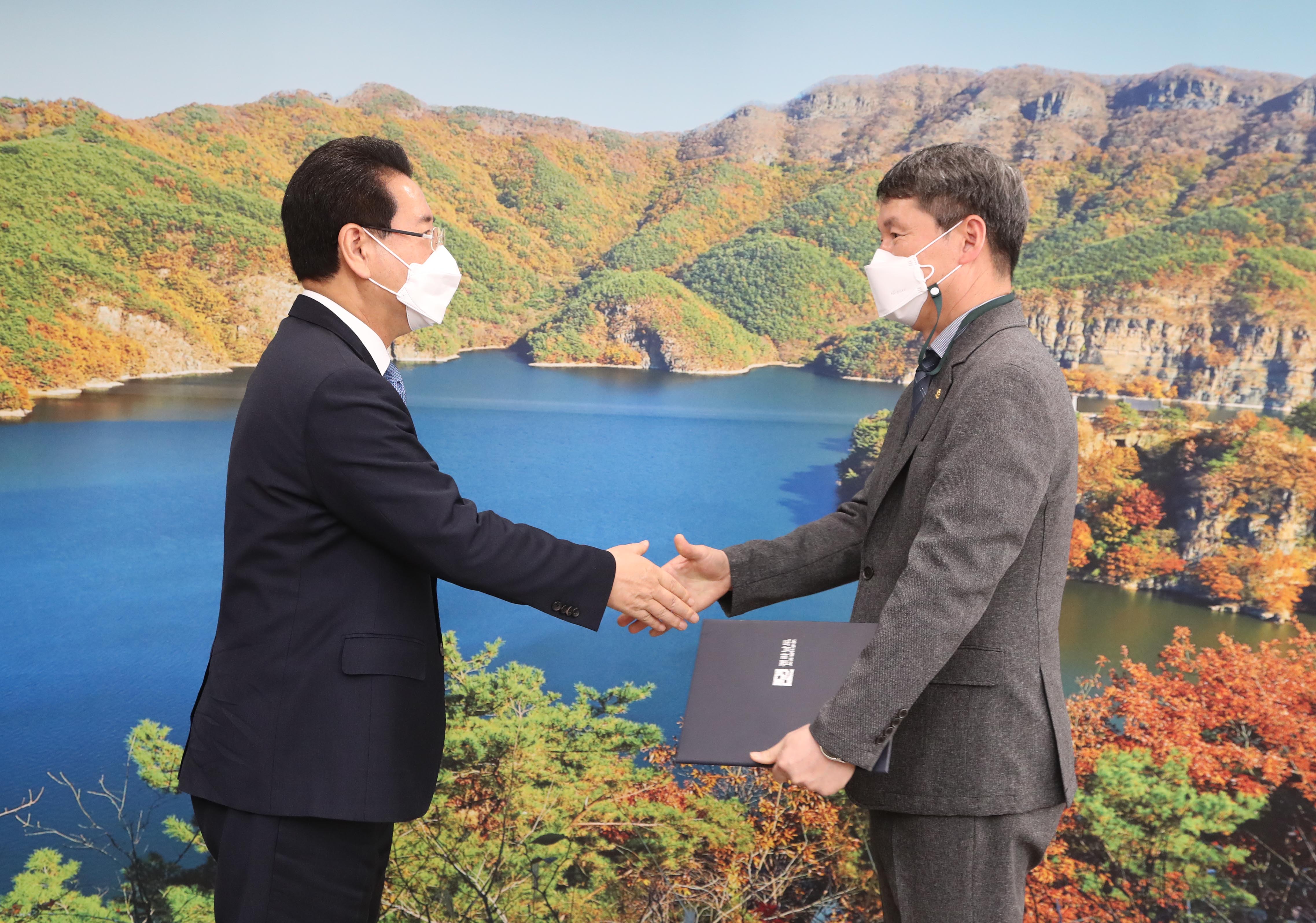 고숙주 농업기술원 차산업연구소장 임용장 수여2