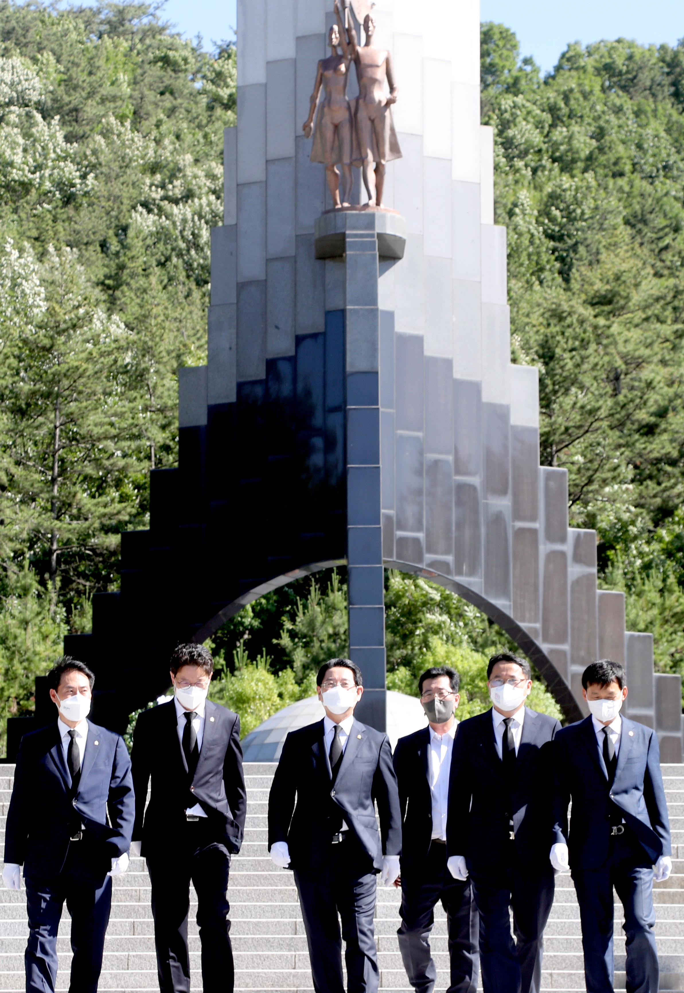 민선8기 취임 앞두고 독립·순국선열 및 김대중 대통령 참배6