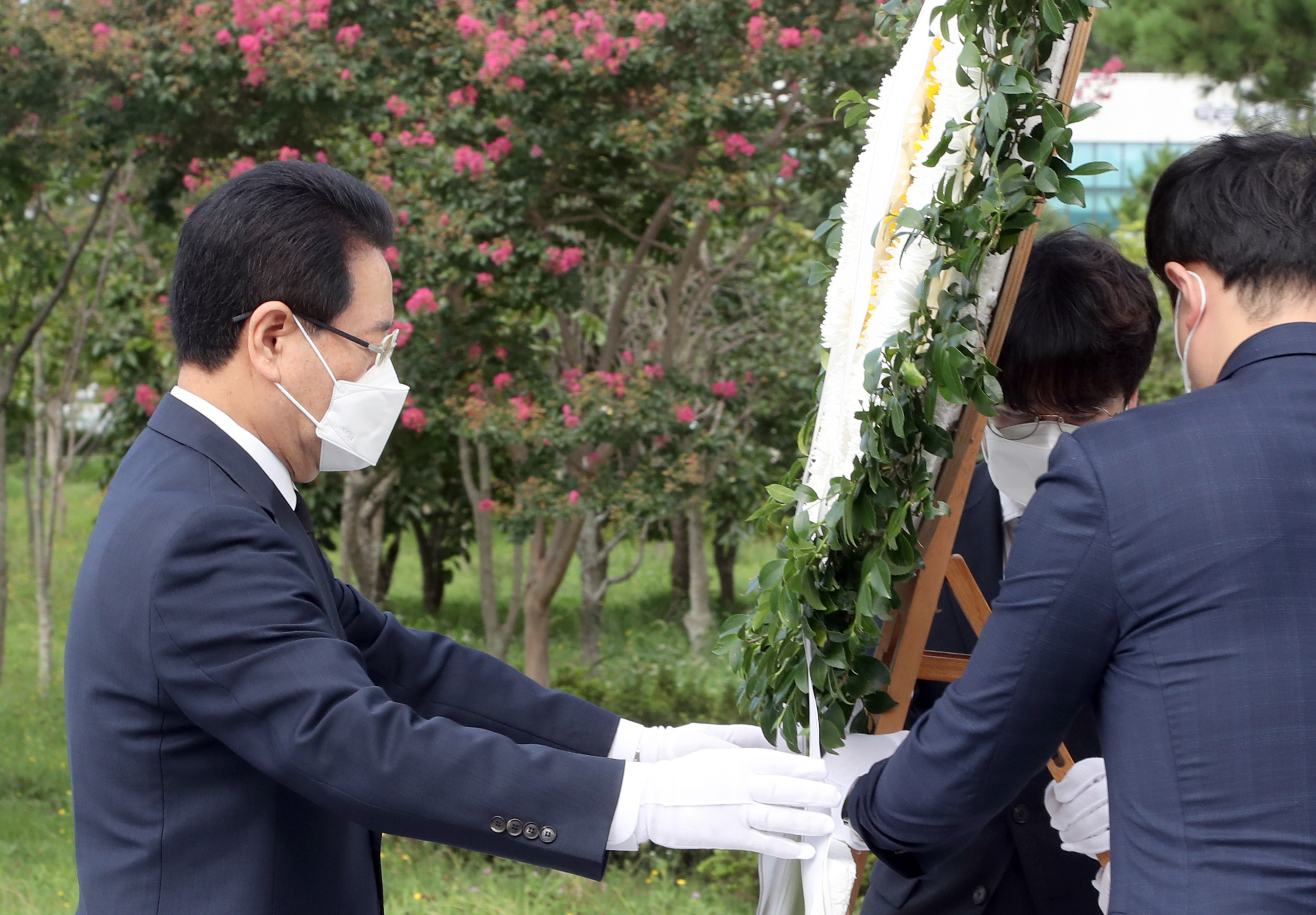 '제77주년 광복절' 항일독립운동기념탑 참배3
