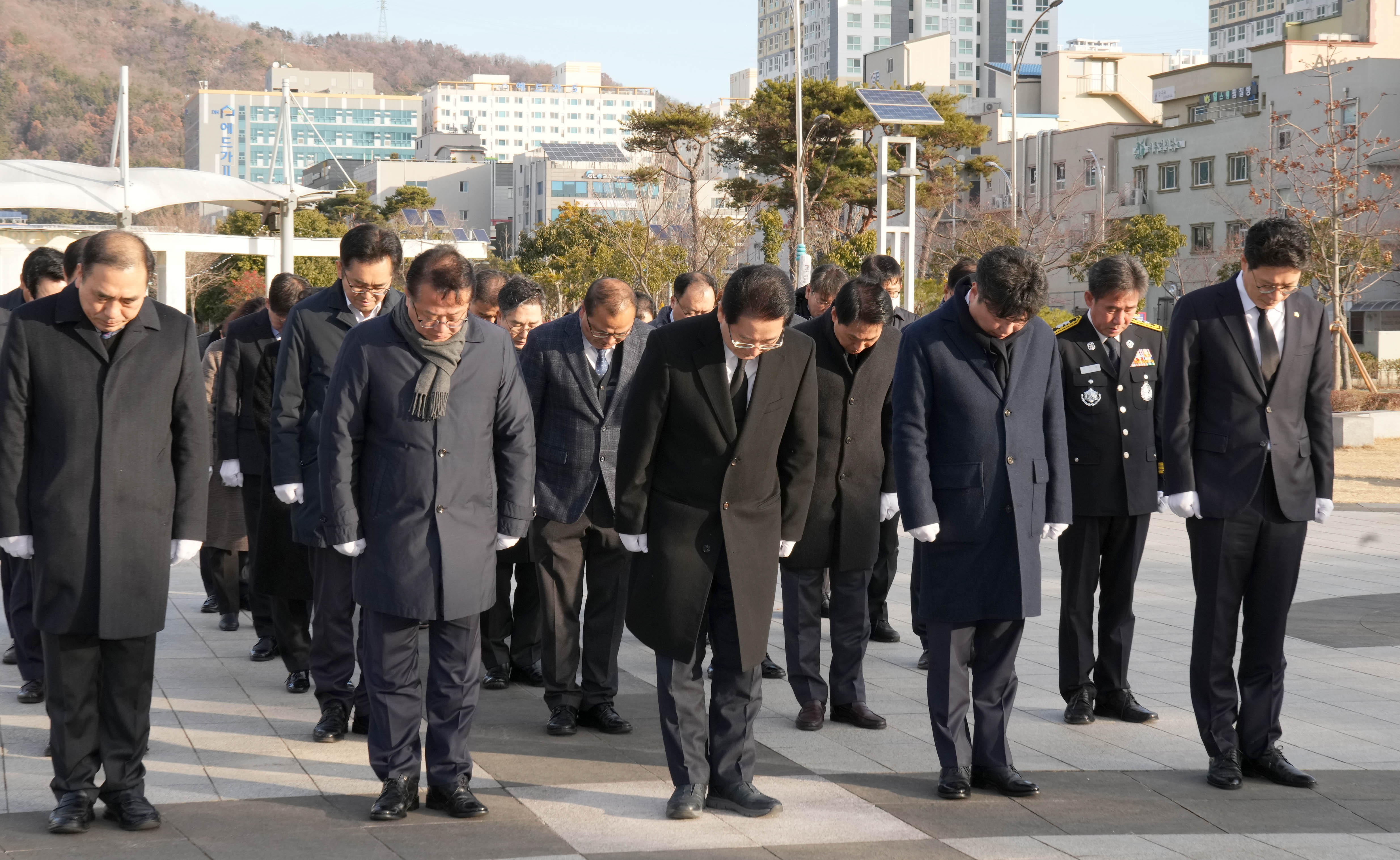 계묘년 새해 무안 故김대중동상 참배3