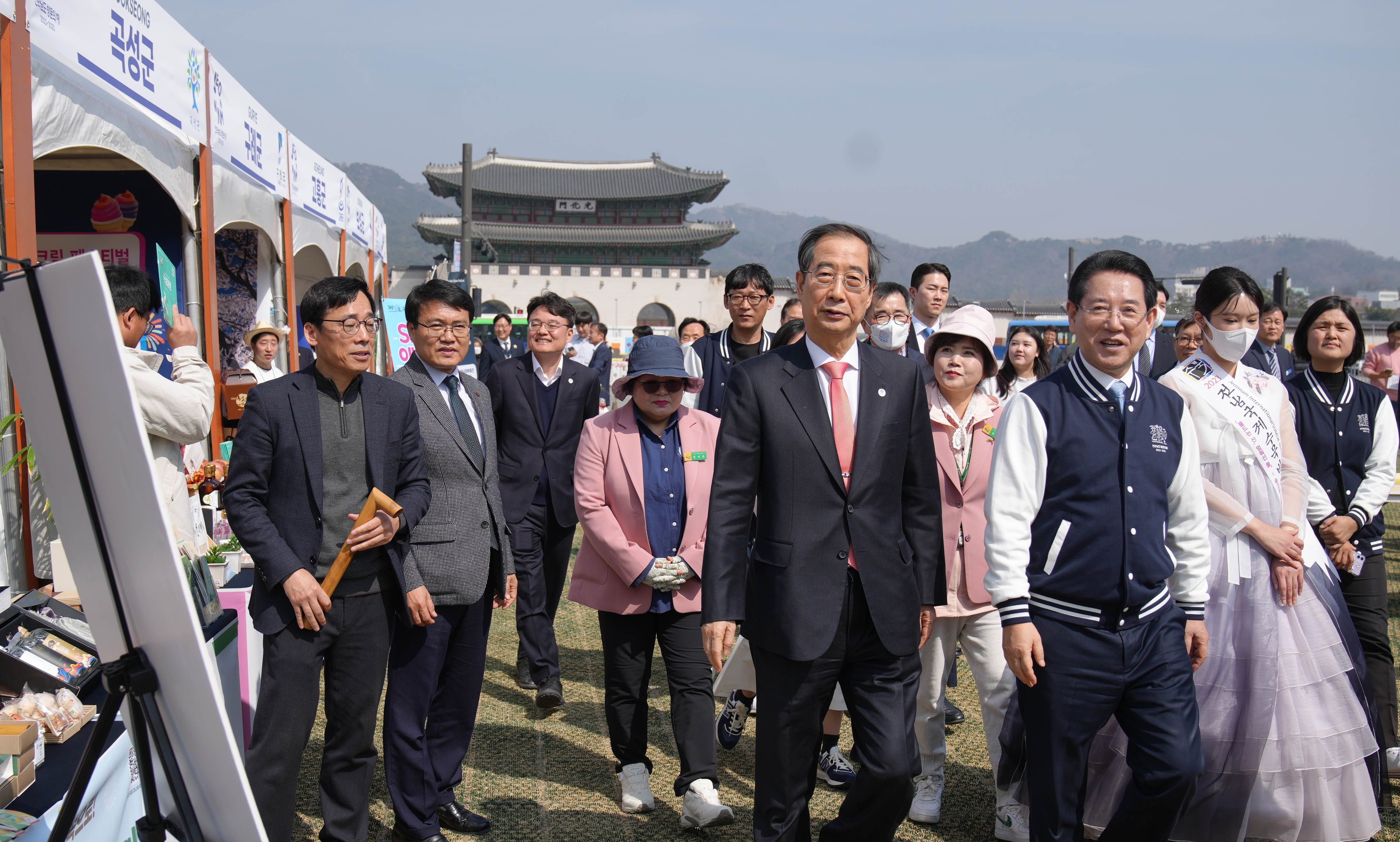 전남 관광 홍보관 부스 둘러보는 한덕수 총리10