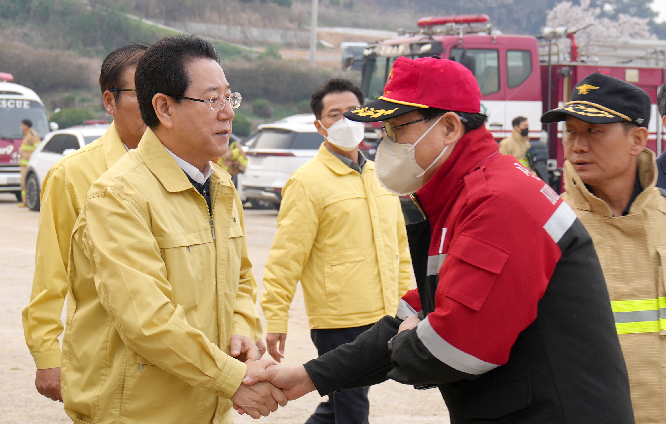 함평 산불현장 현황 청취 및 관계자 격려7