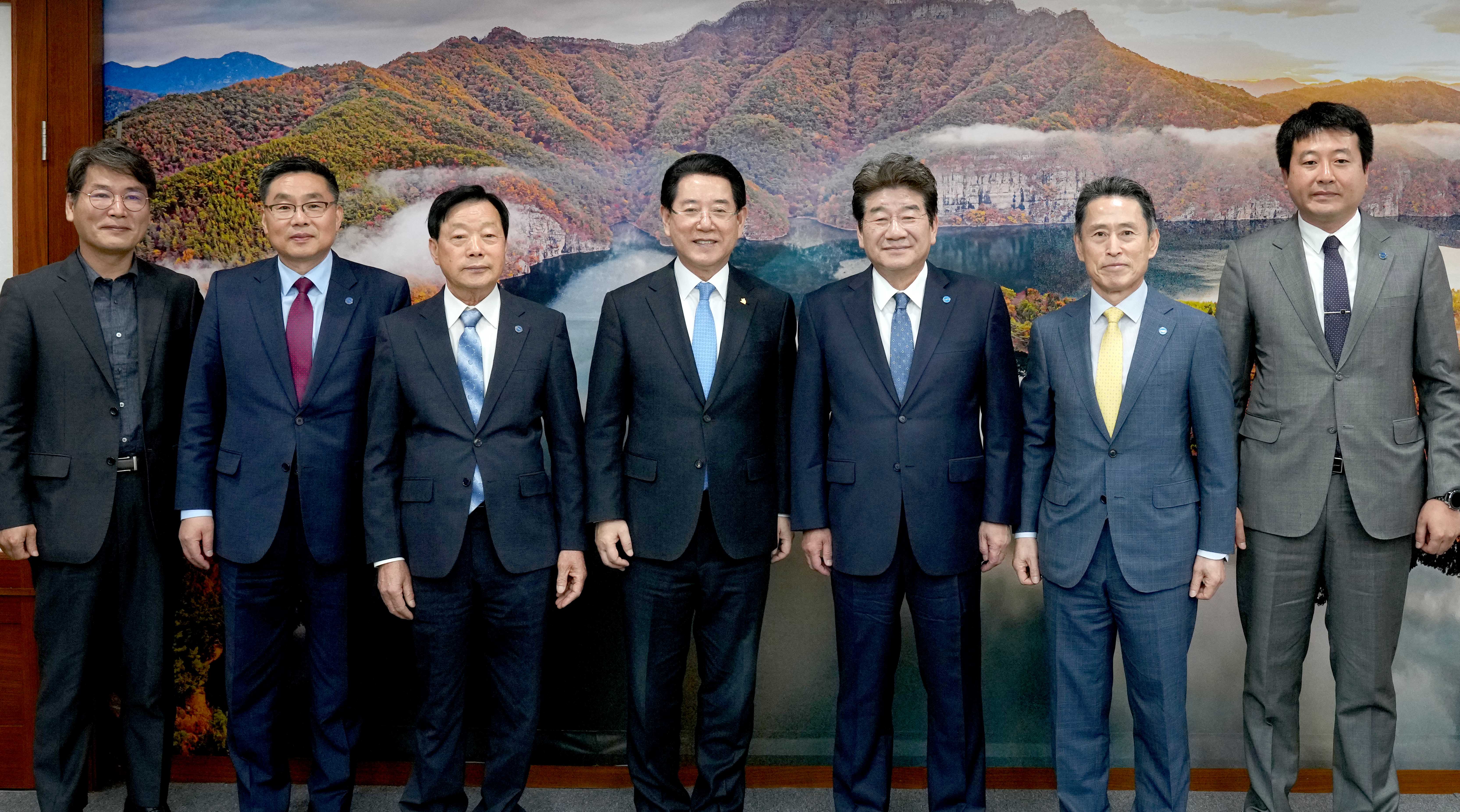 강석호 한국자유총연맹 총재 내방2