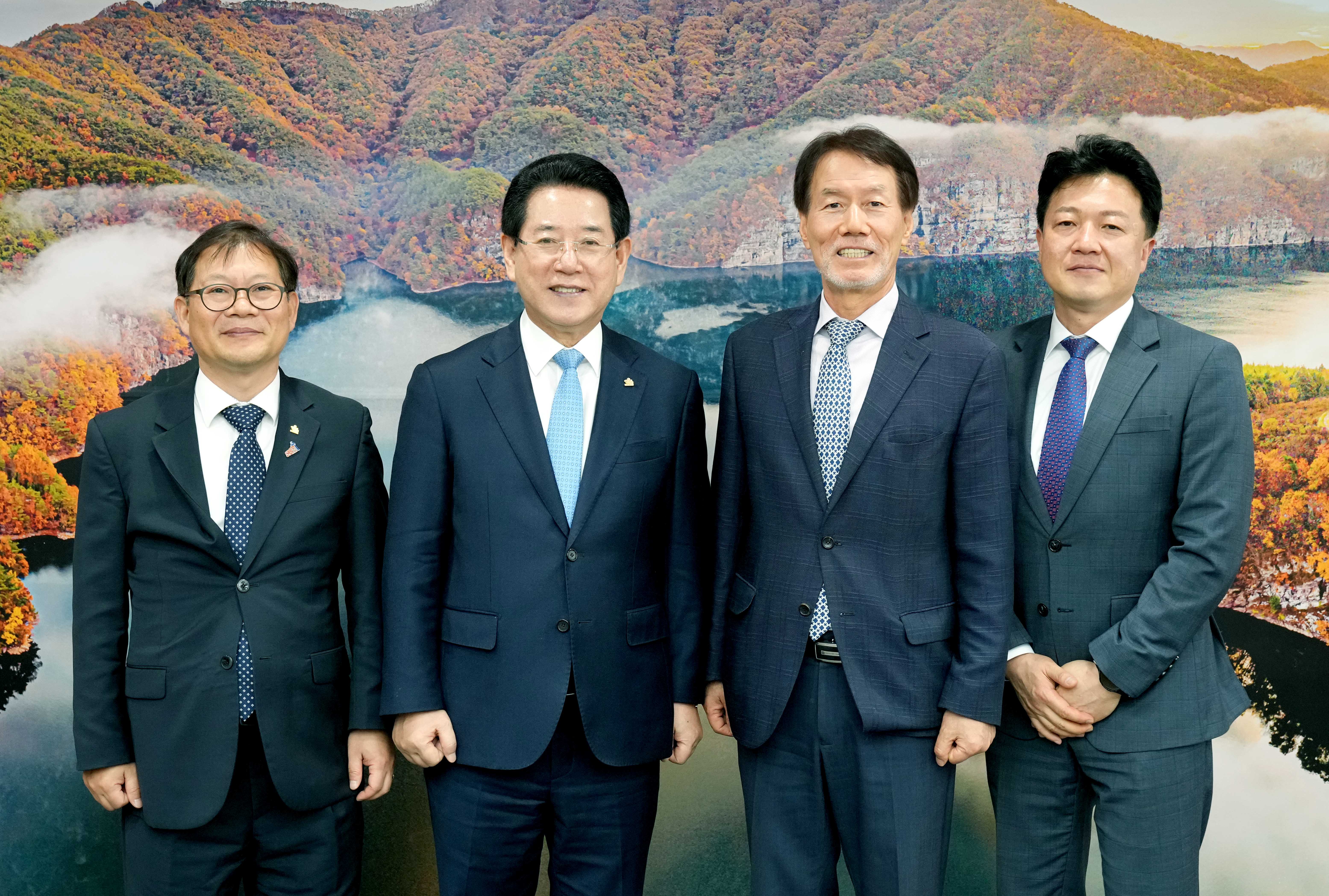 대한민국시도지사협의회 유민봉 신임 사무총장 면담2