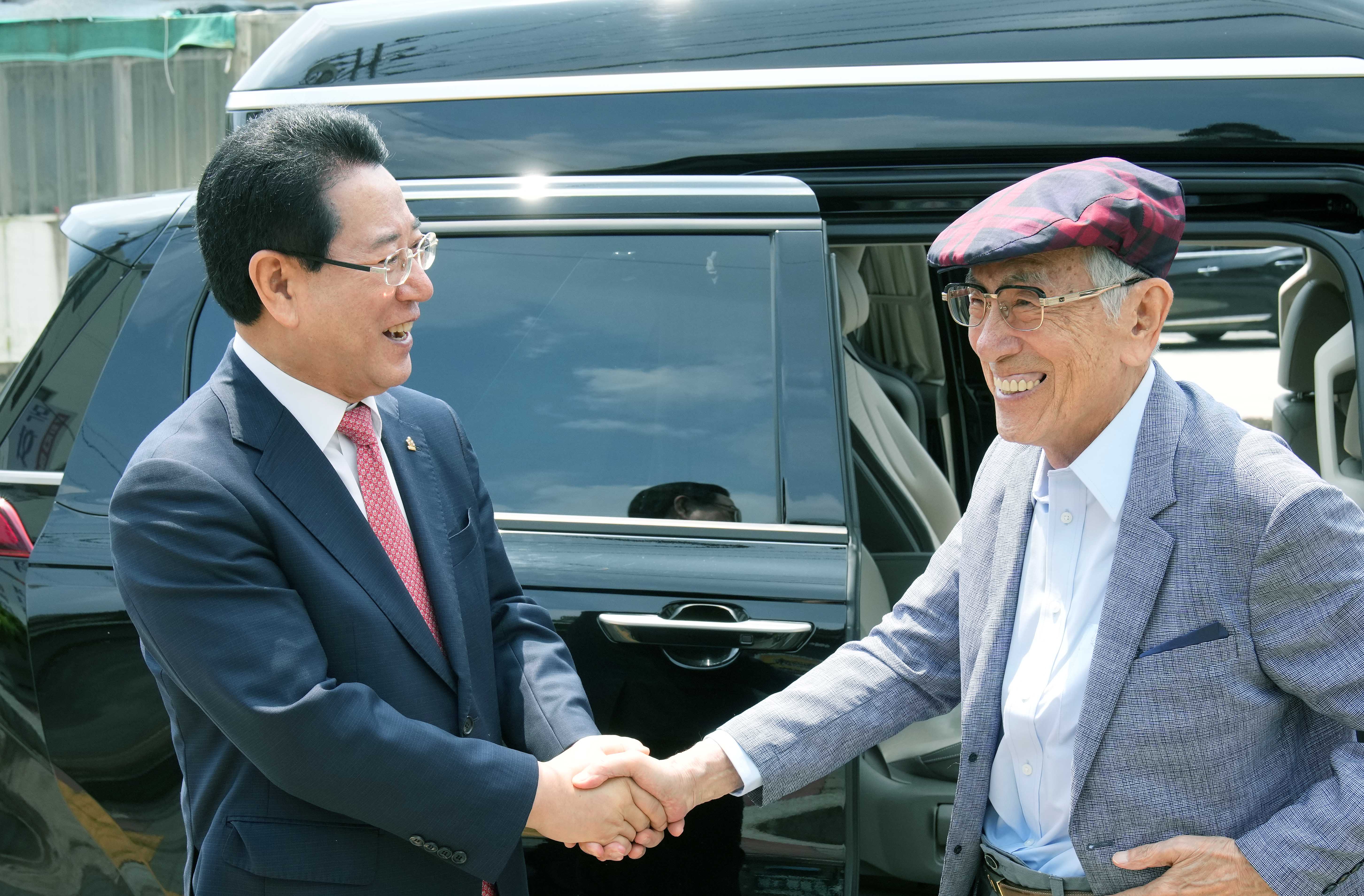2023역대 도지사초청 글로벌 도정 보고회1