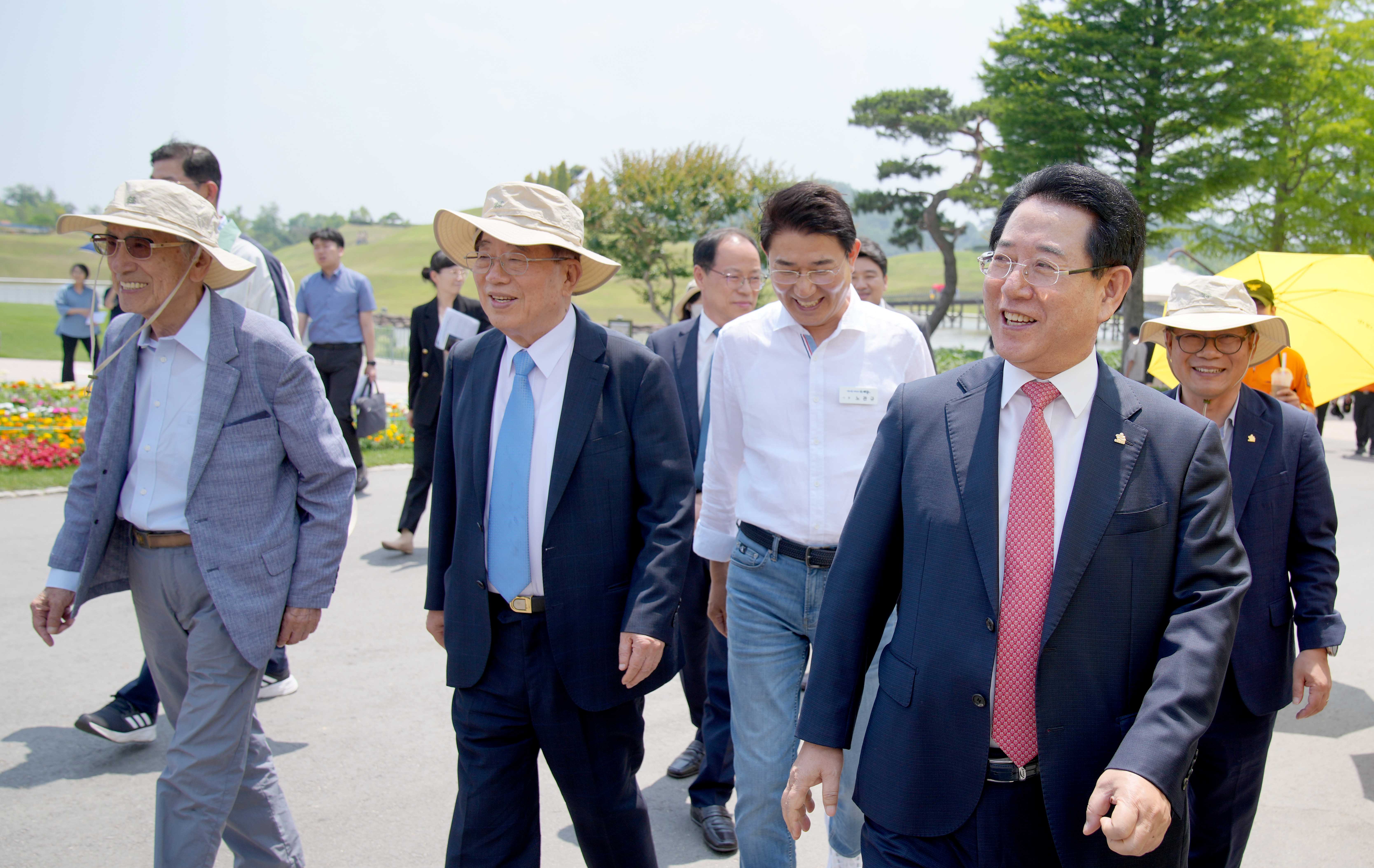 2023역대 도지사초청 글로벌 도정 보고회2
