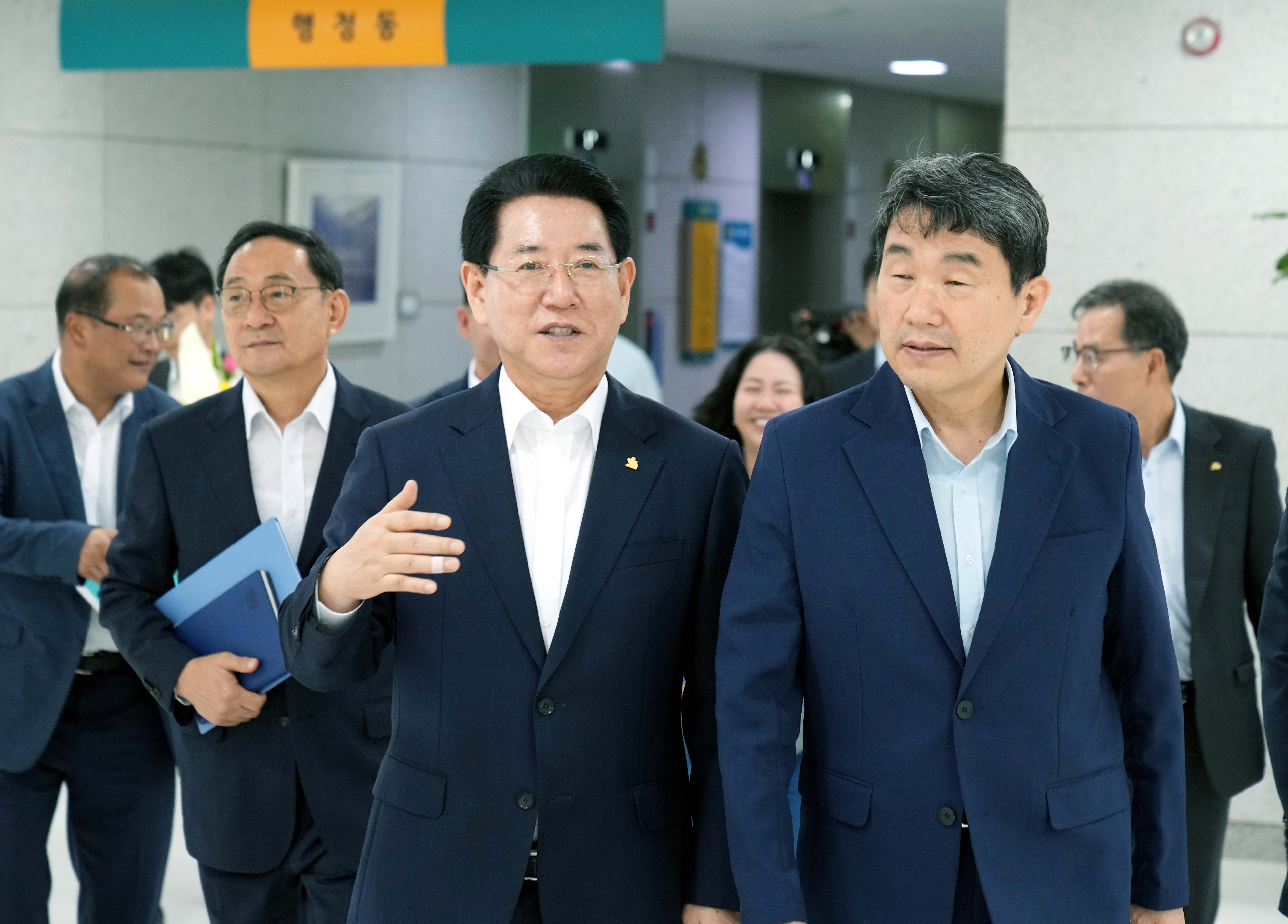 이주호 사회부총리 겸 교육부장관 환담1