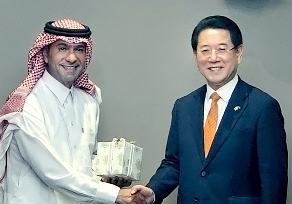 알-호가일 사우디아라비아 도시농촌주택개발부장관 면담1