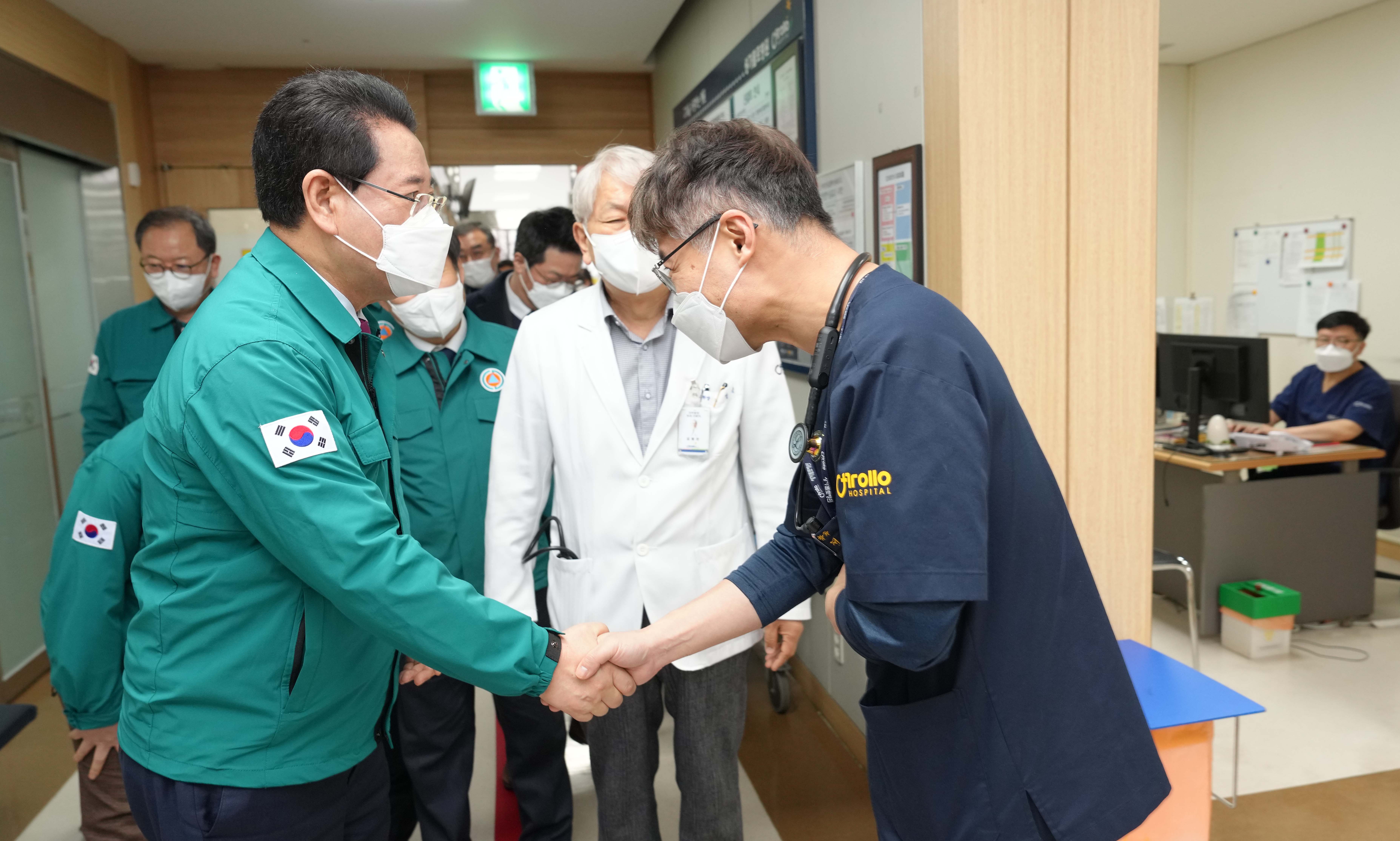 순천 성가롤로병원 비상진료 의료진 격려3