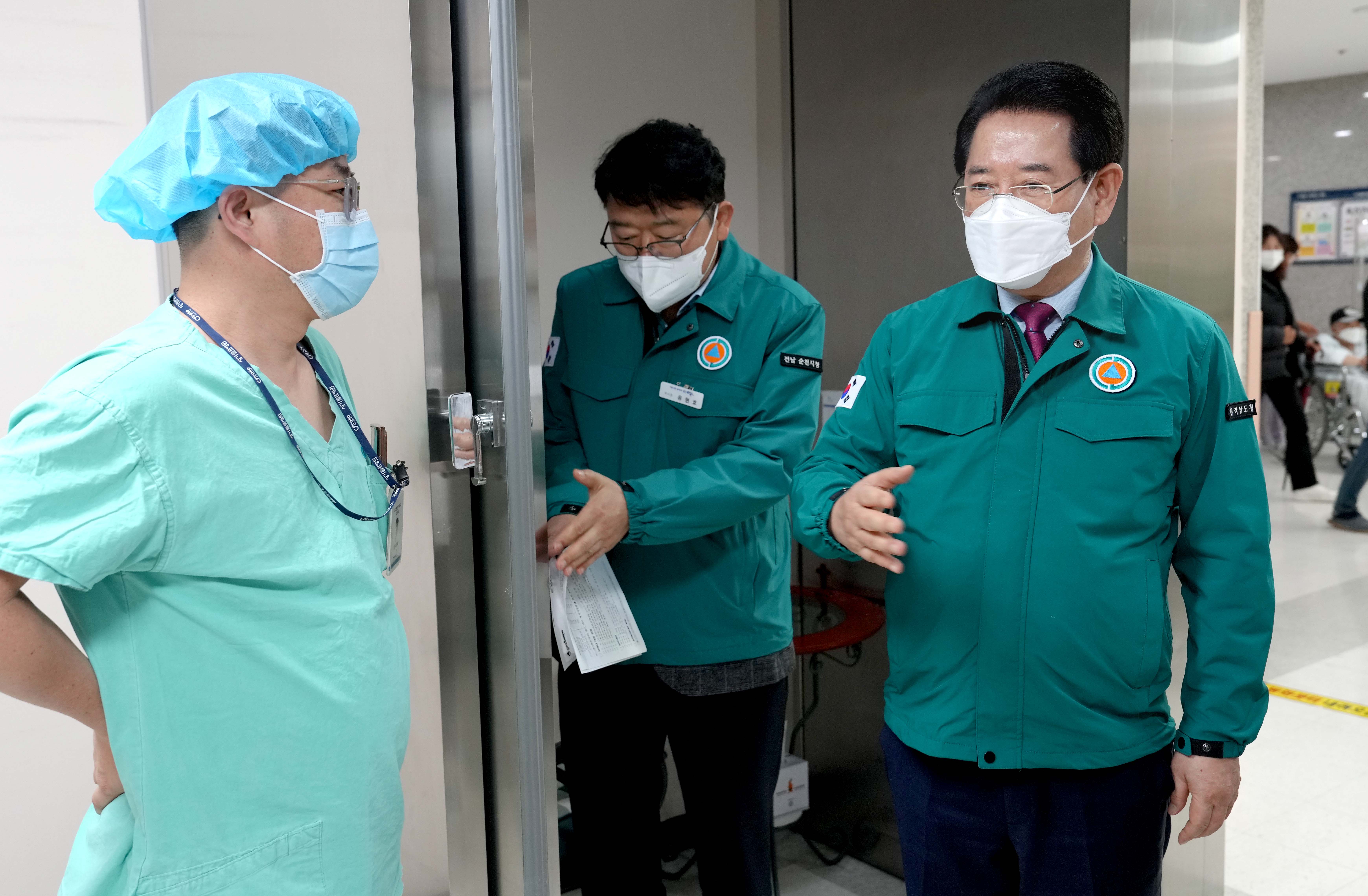 순천 성가롤로병원 비상진료 의료진 격려6