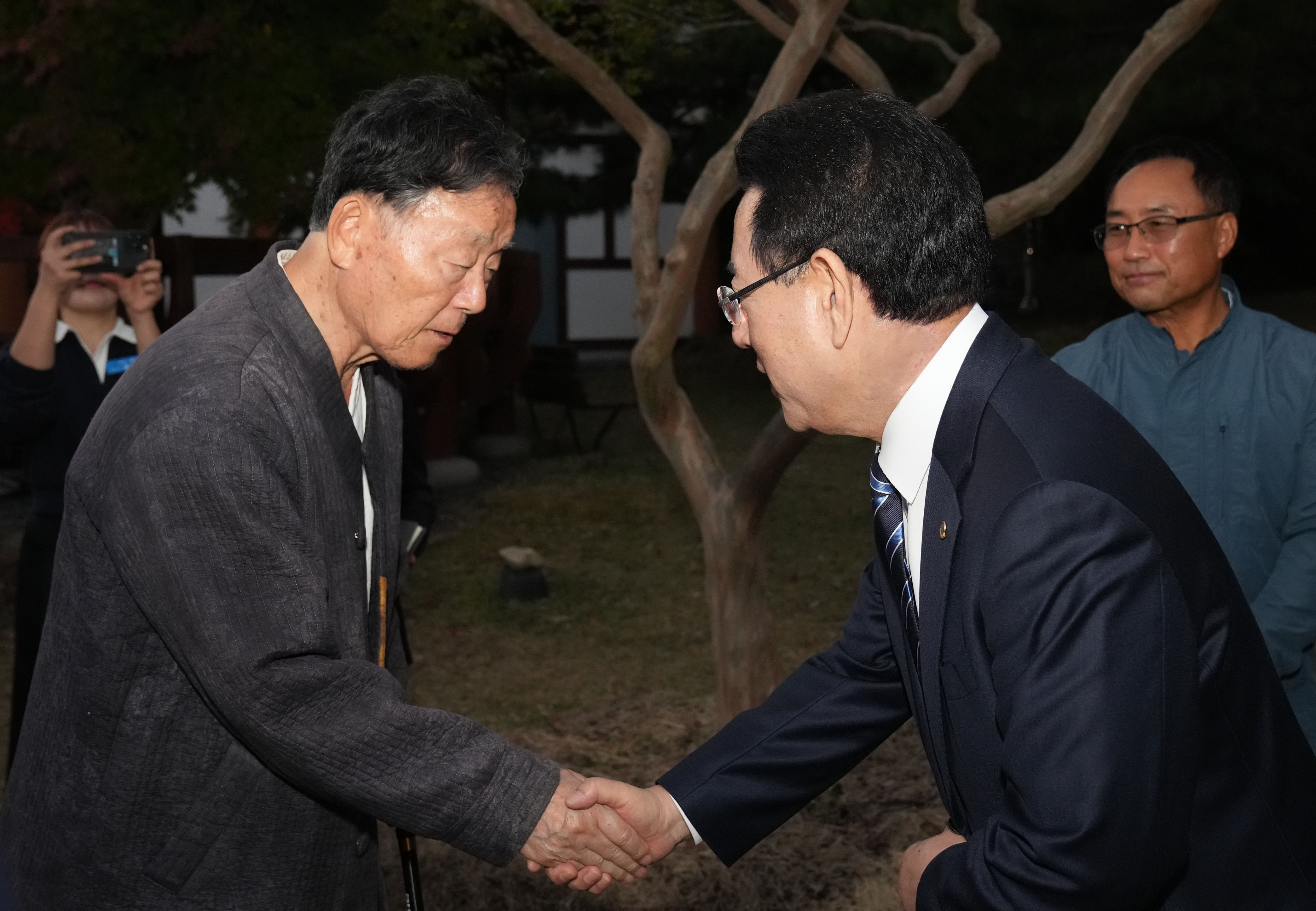 한승원작가 문학집필실 해산토굴 방문4