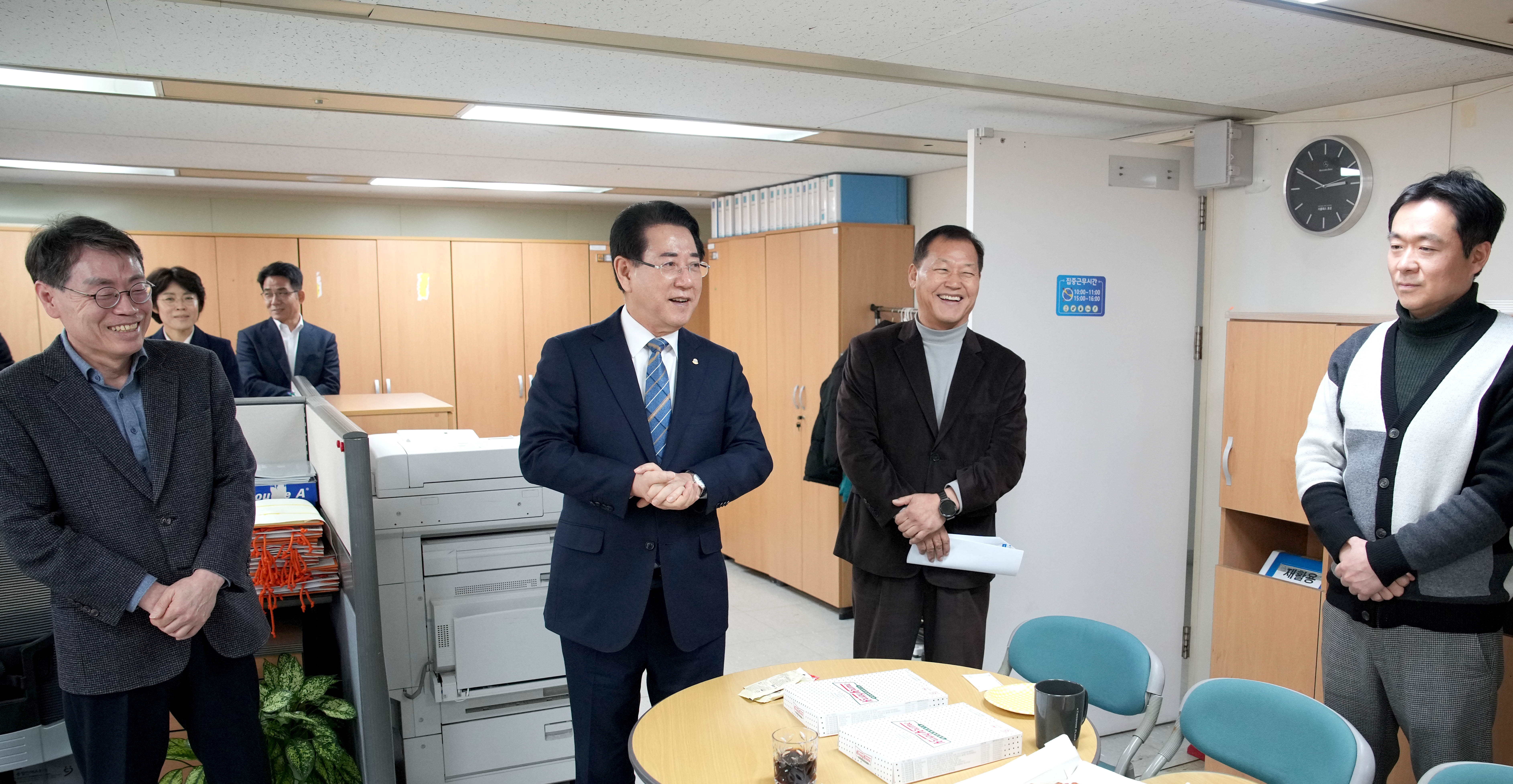 본청 직원들 노고 격려하는 김영록 전남도지사3