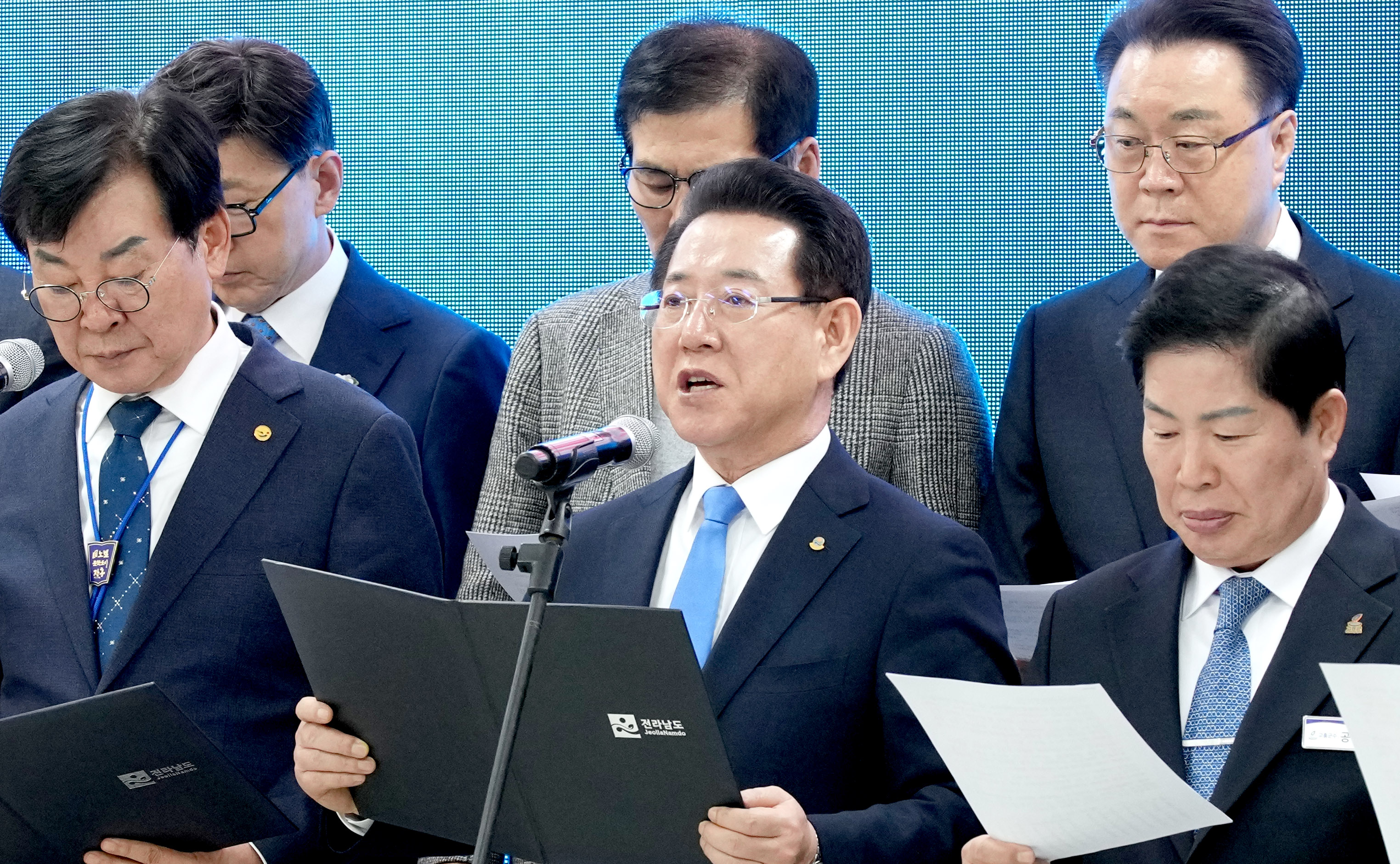 전남시장·군수협의회 대통령 탄핵 촉구 결의4
