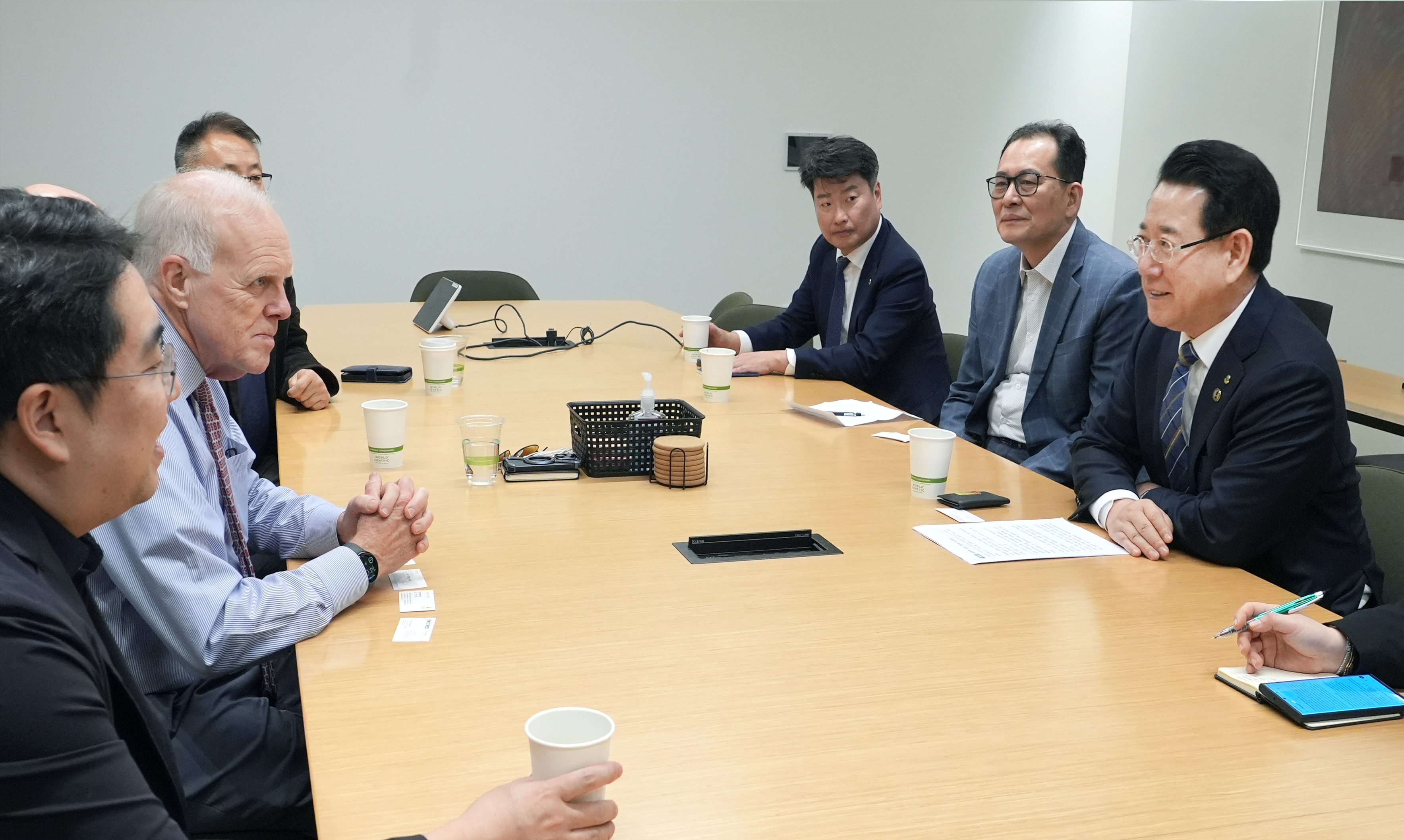 존 헤네시 알파벳(구글 모기업) 의장 면담2