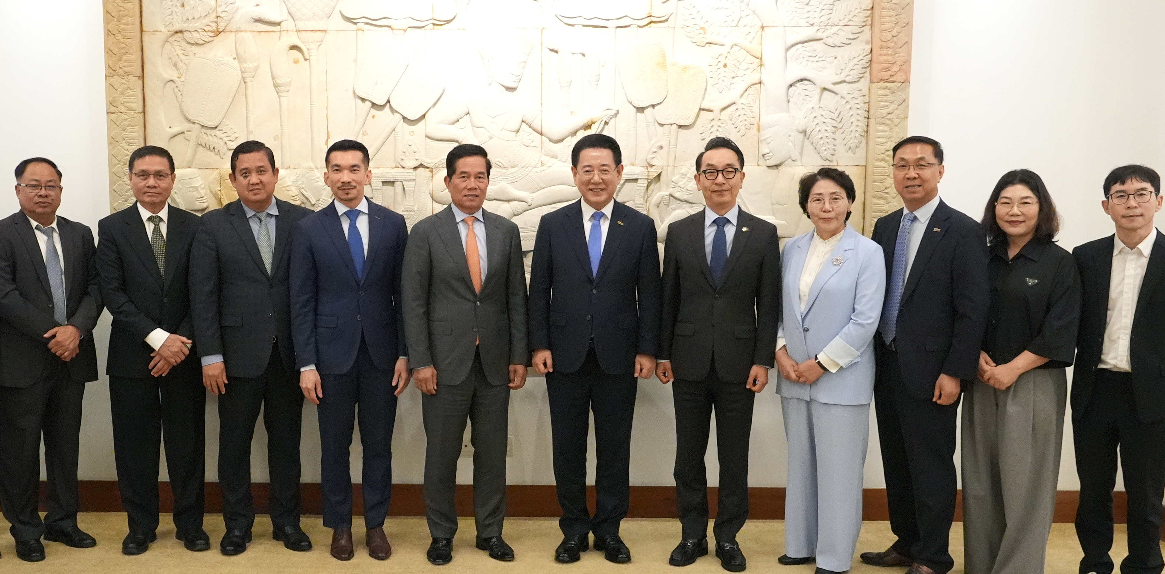 쿠옹 스렝 프놈펜 시장 면담3