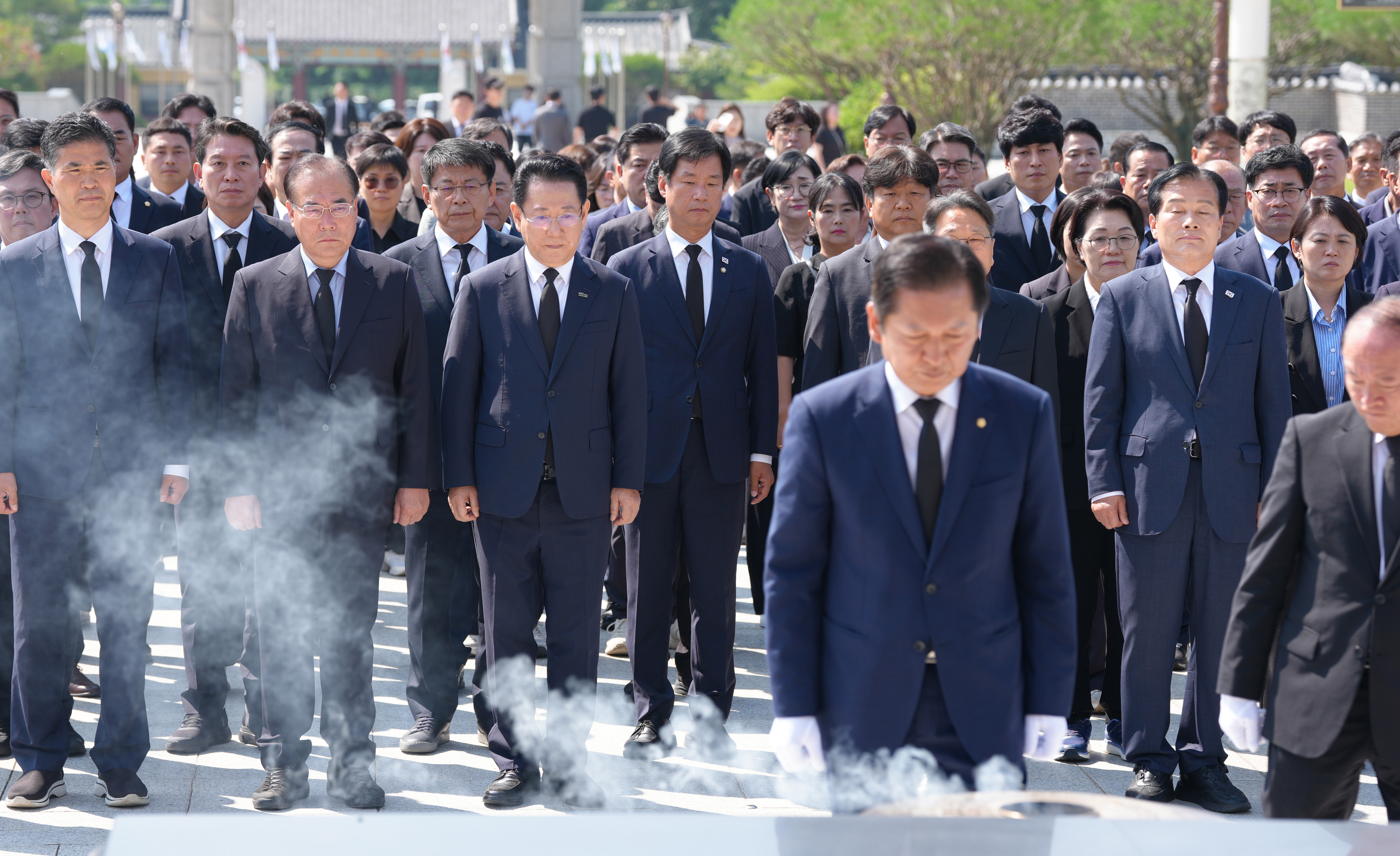 정청래 더불어민주당 국회의원 및 광주·전남 시장·도지사 국립 5·18 민주묘지 참배10