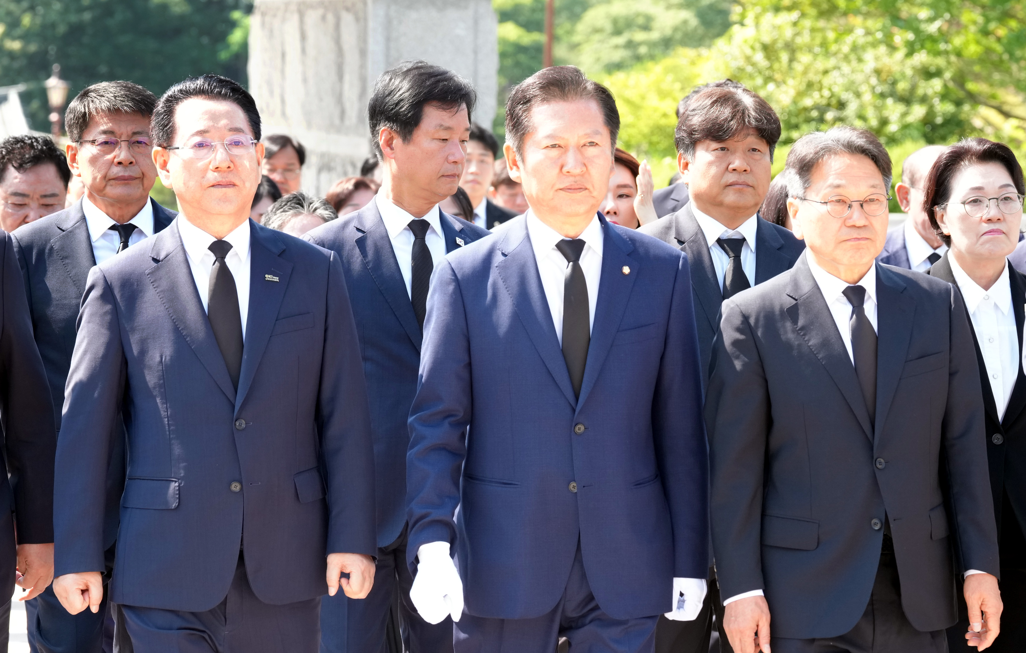 정청래 더불어민주당 국회의원 및 광주·전남 시장·도지사 국립 5·18 민주묘지 참배8