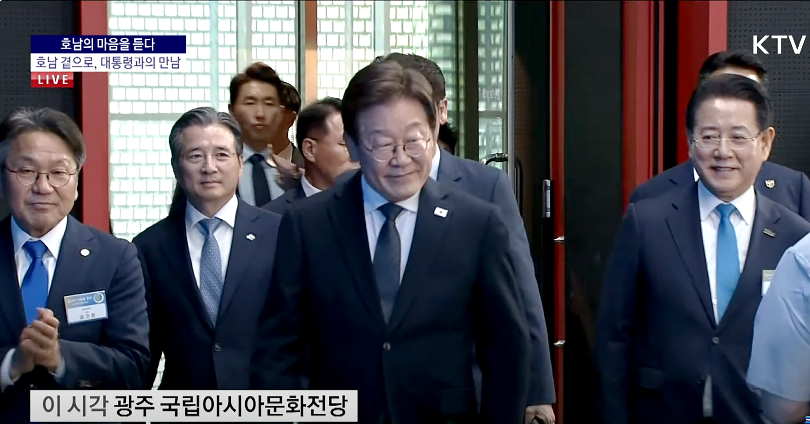'광주시민·전남도민 타운홀미팅' 발언하는 김영록 도지사4
