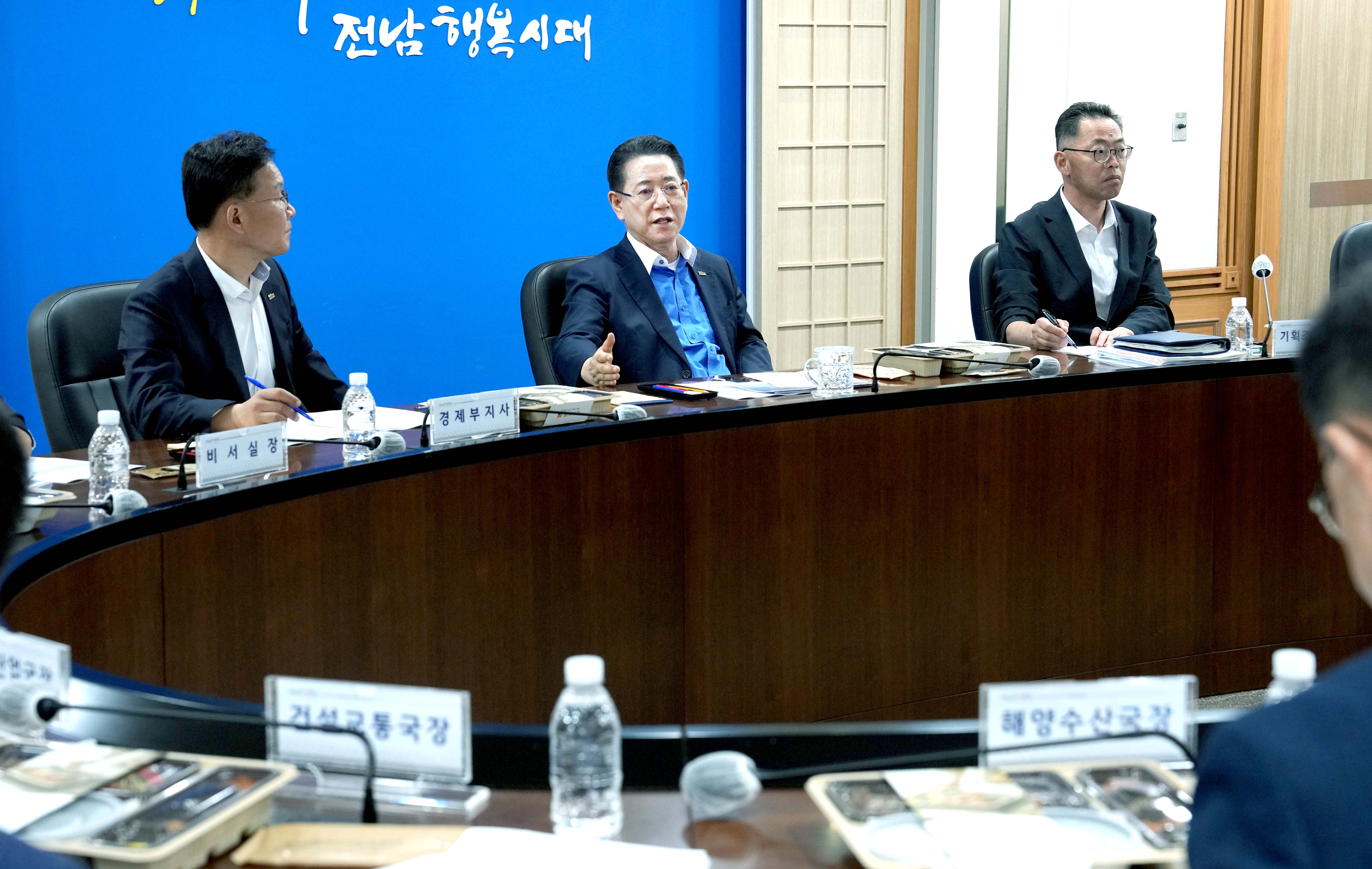 도시락 오찬하며 도정 현안 논의하는 김영록 전남도지사4
