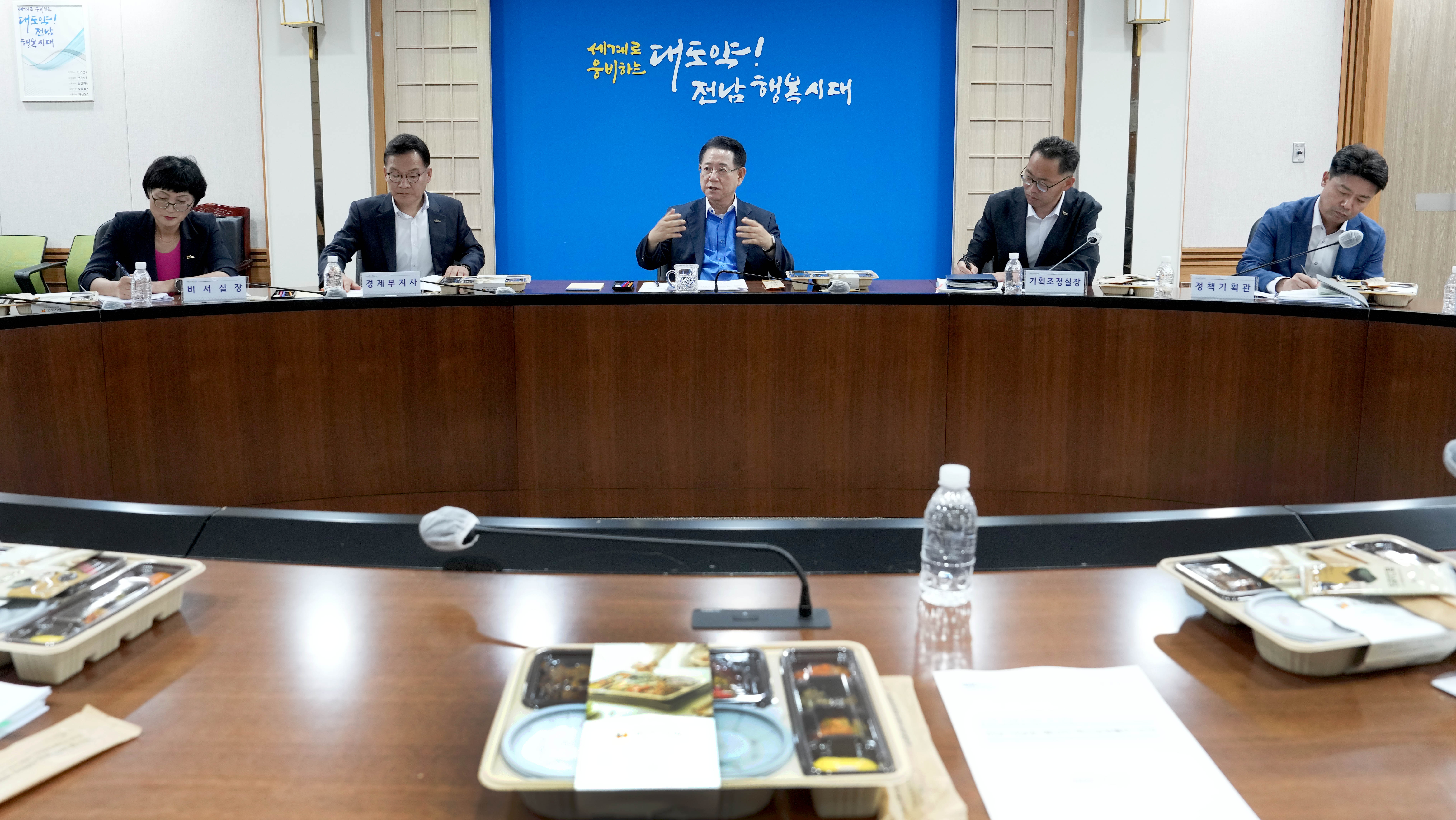 도시락 오찬하며 도정 현안 논의하는 김영록 전남도지사5
