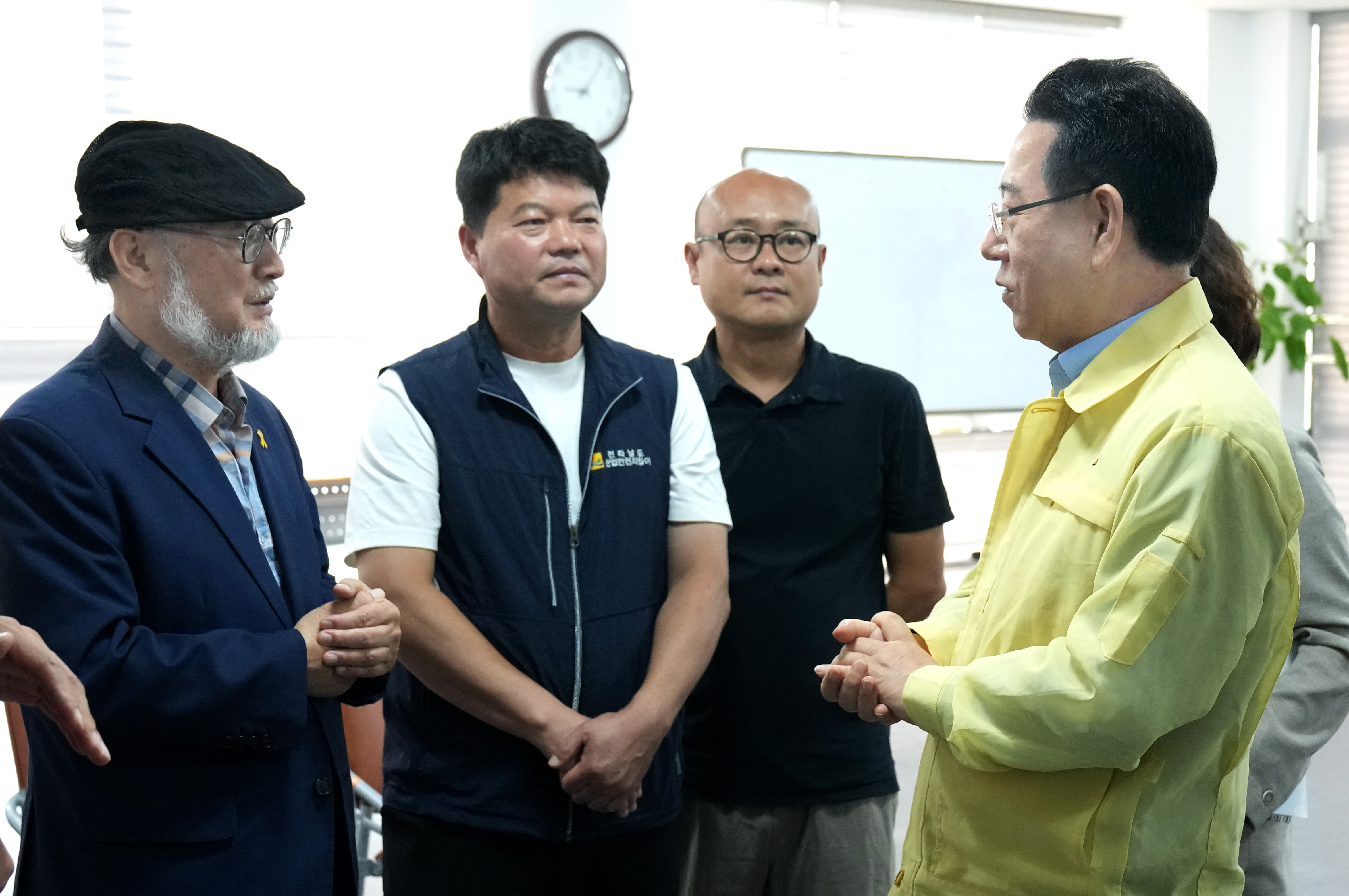 김영록 전남도지사, 나주 이주노동자 인권침해 피해자 위로2