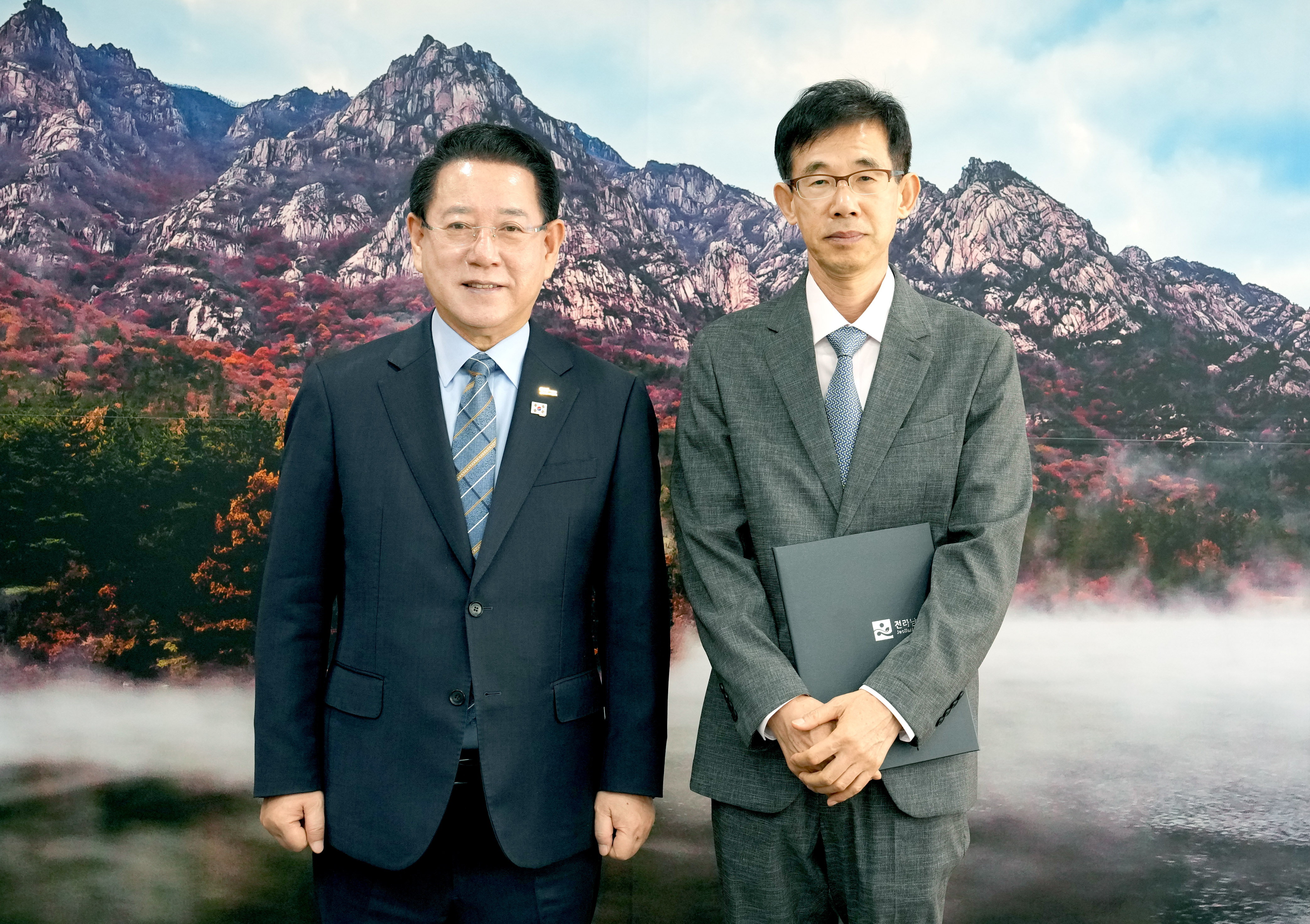 박중환 남도의병역사박물관 개관준비단장 임용장 수여1