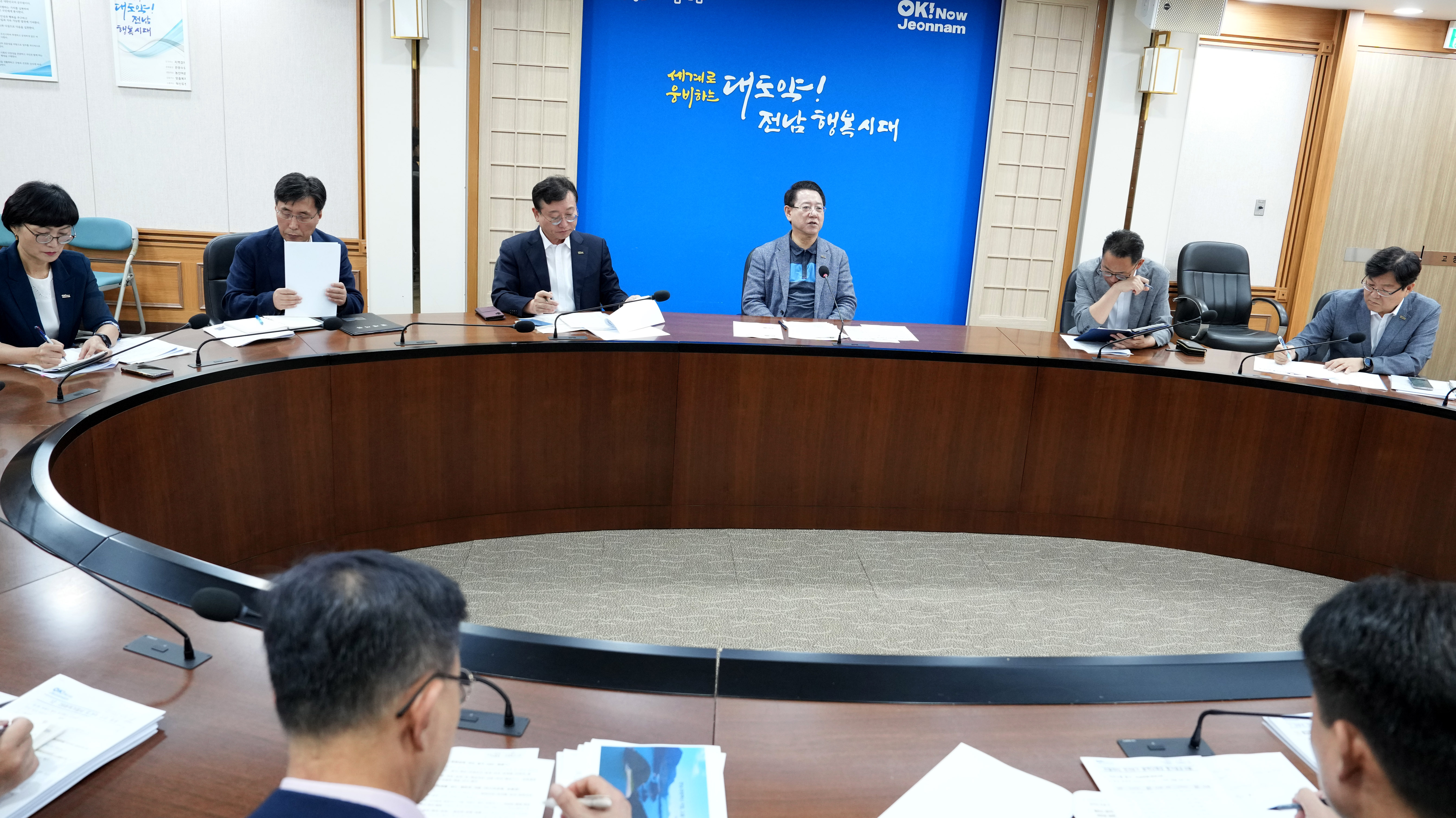 대통령 100일 기자회견 후속대책 긴급 현안회의 주재4