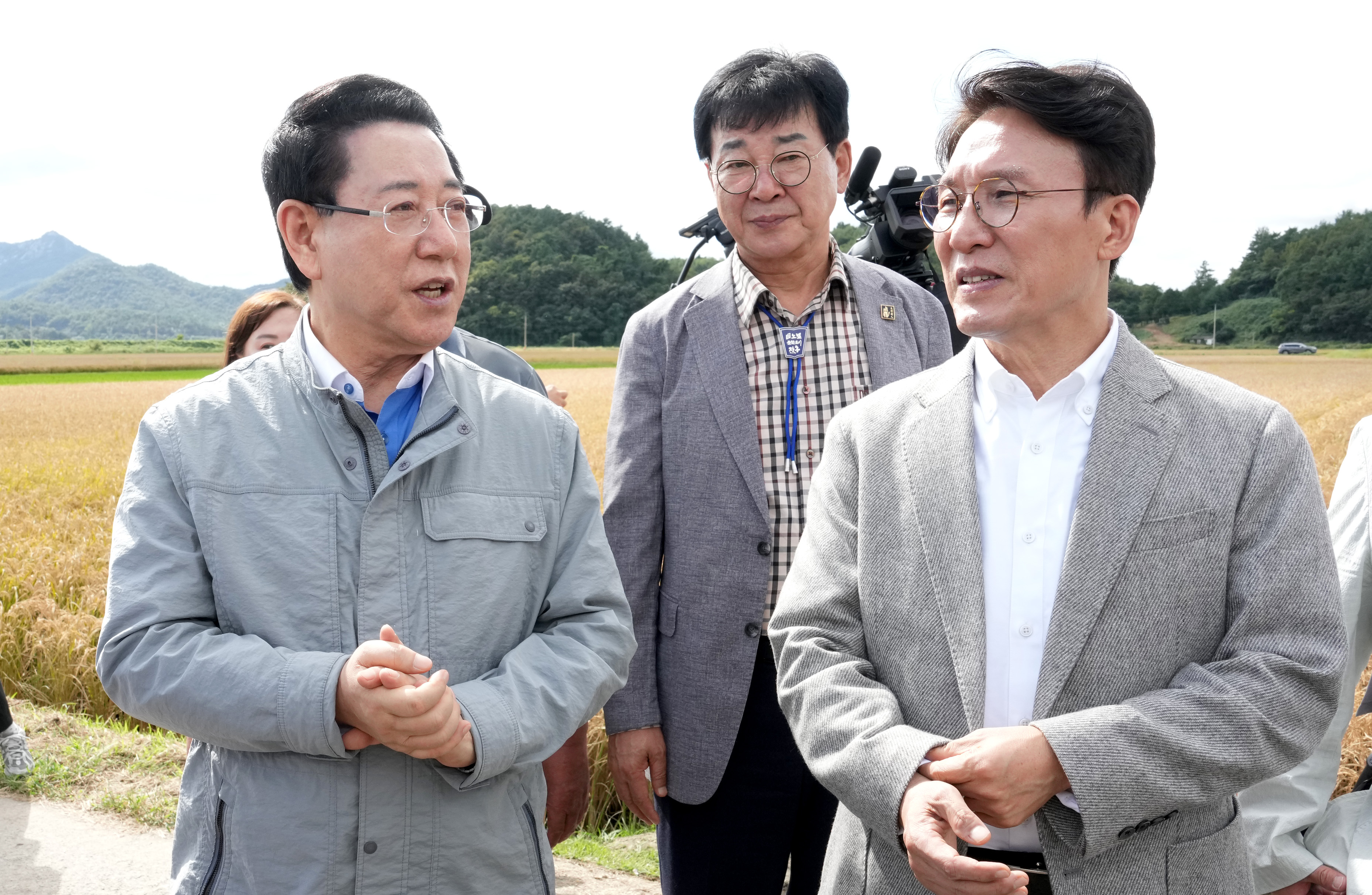 김민석 국무총리 전남도 민생현장 방문(장흥 벼 깨씨무늬병 피해지역 현장 방문)3