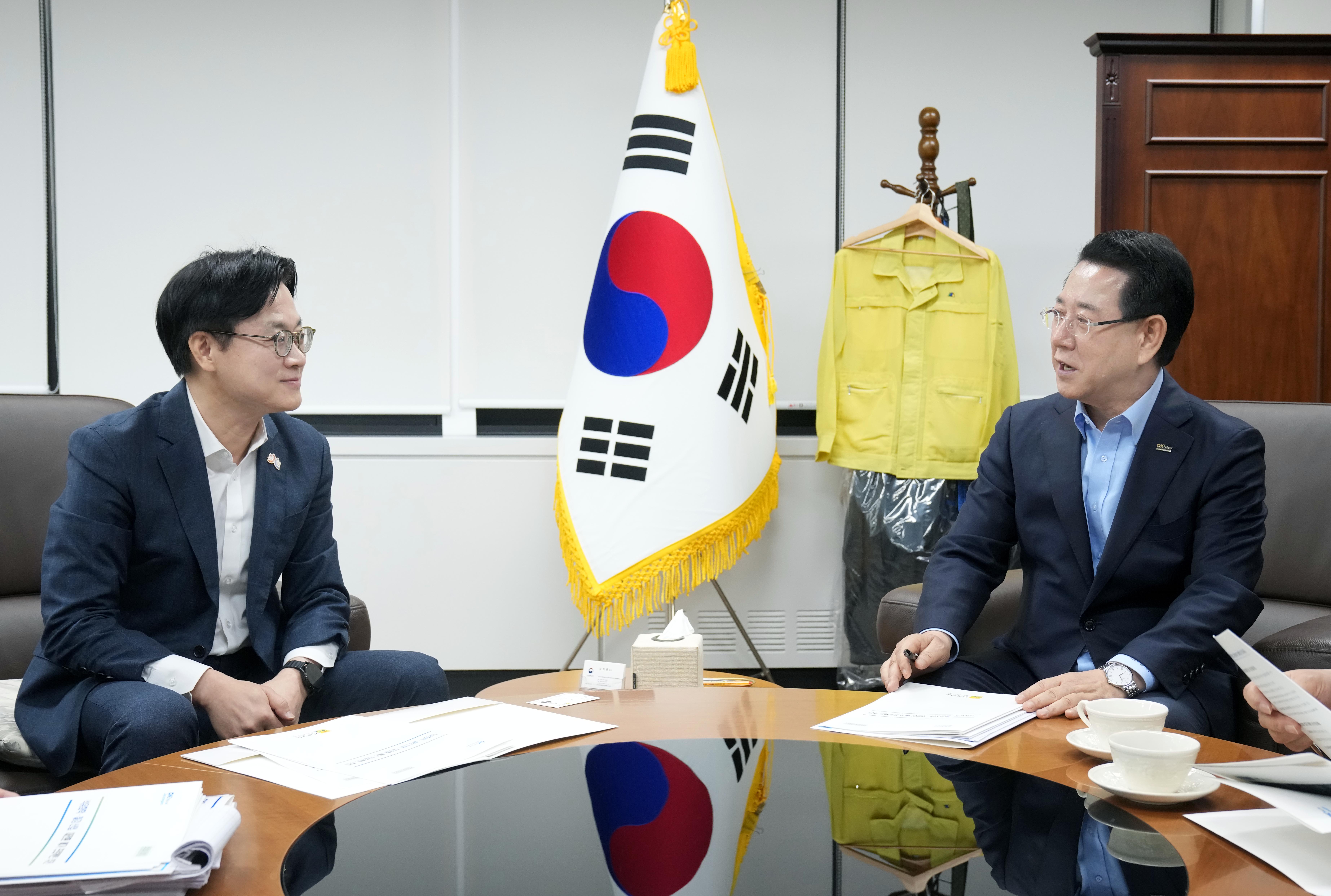 김정관 산업통상부 장관 면담2