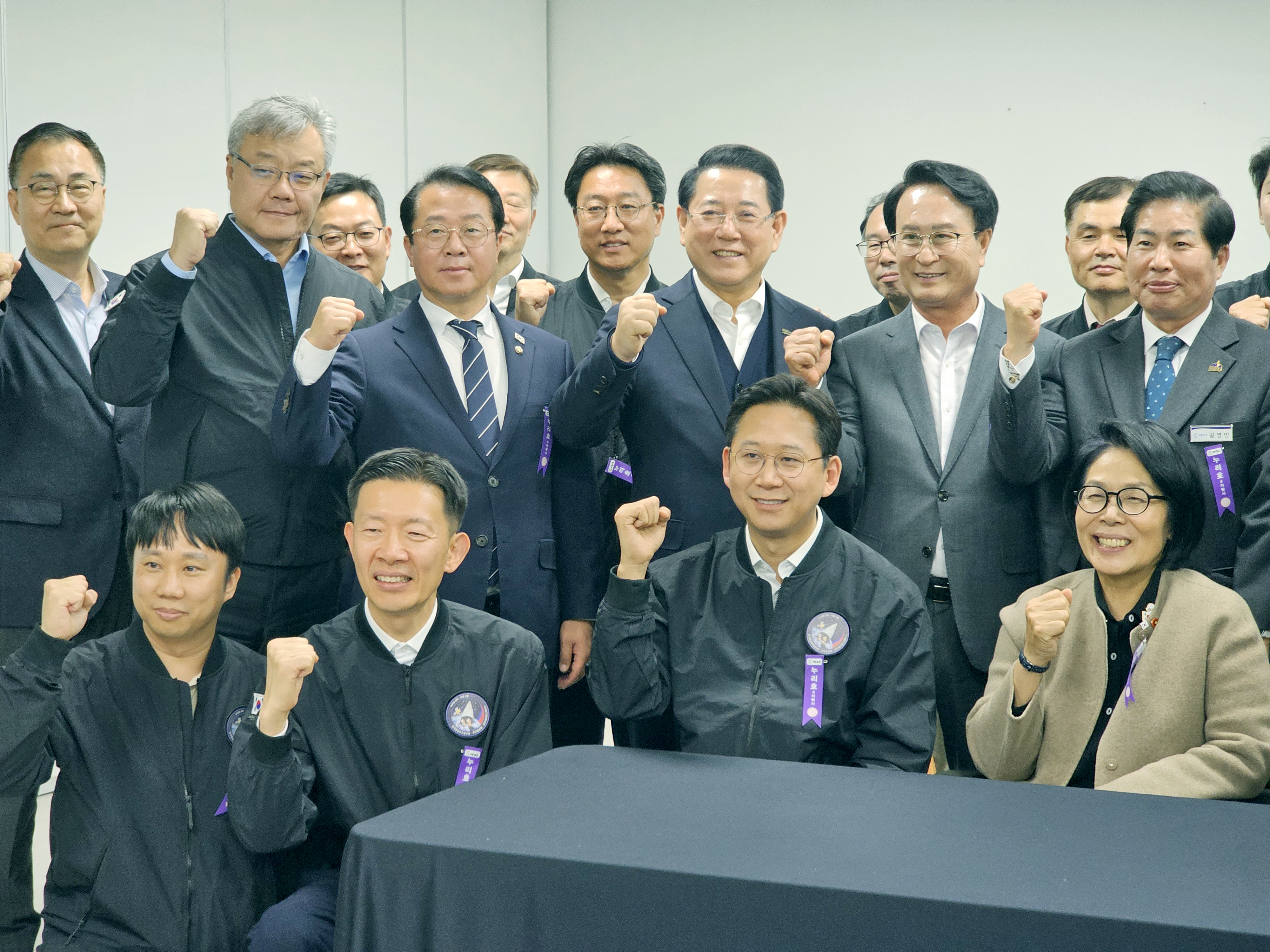 누리호 4차 발사 성공 축하하는 김영록 전남도지사1