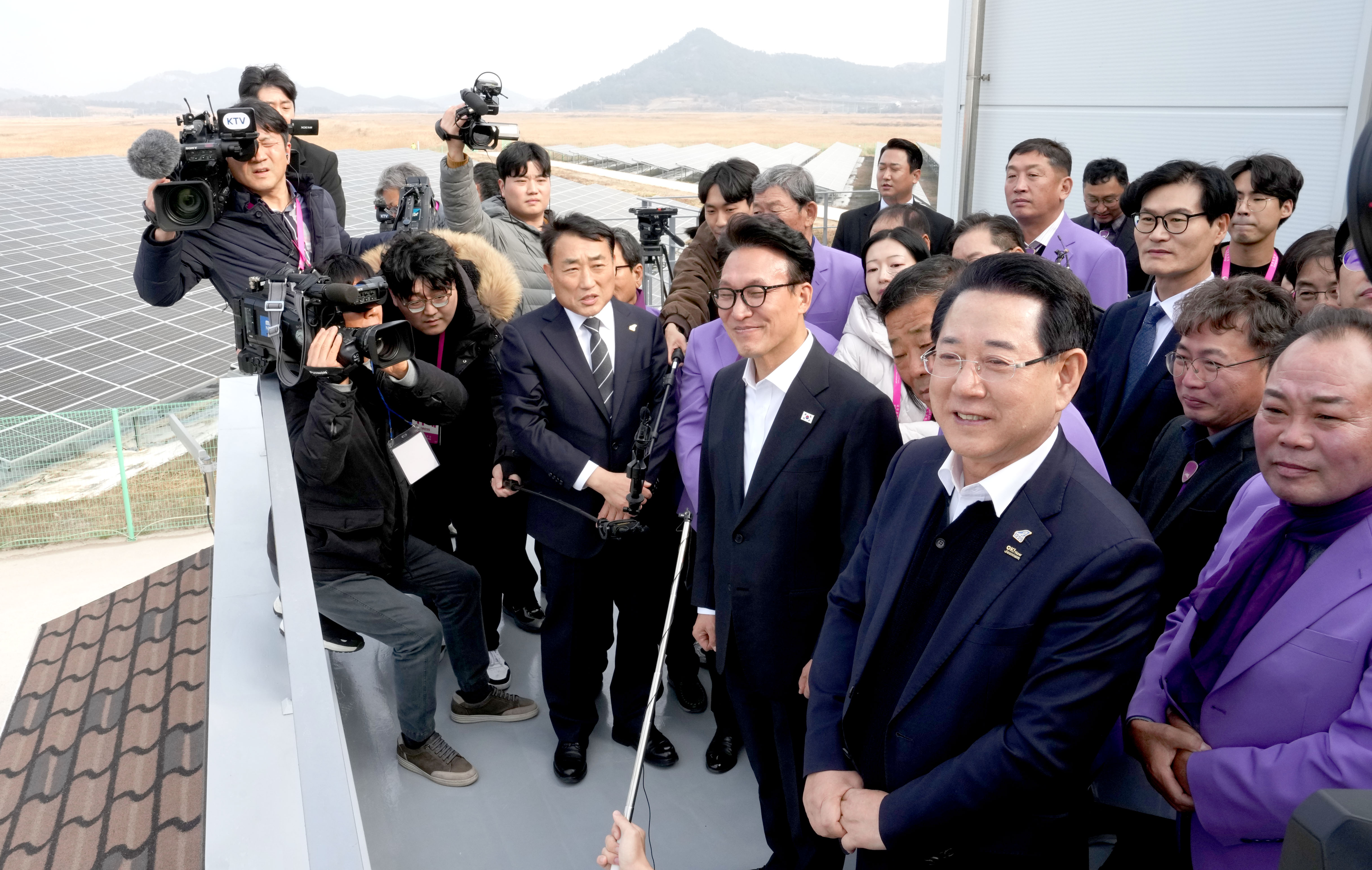 김민석 국무총리 신안 태양광 발전단지 현장 방문2