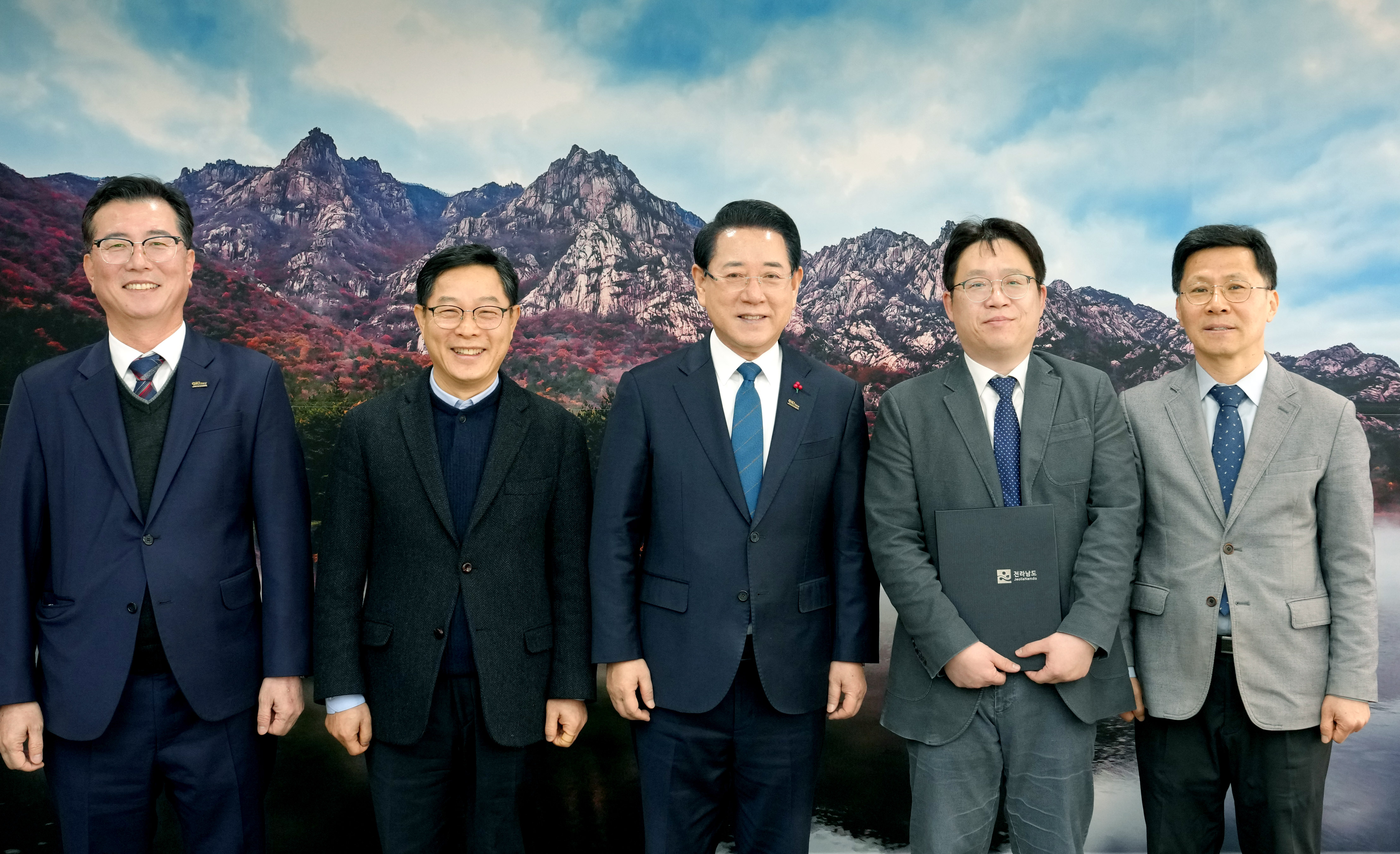 한 민 경제정책협력관 임명장 수여2