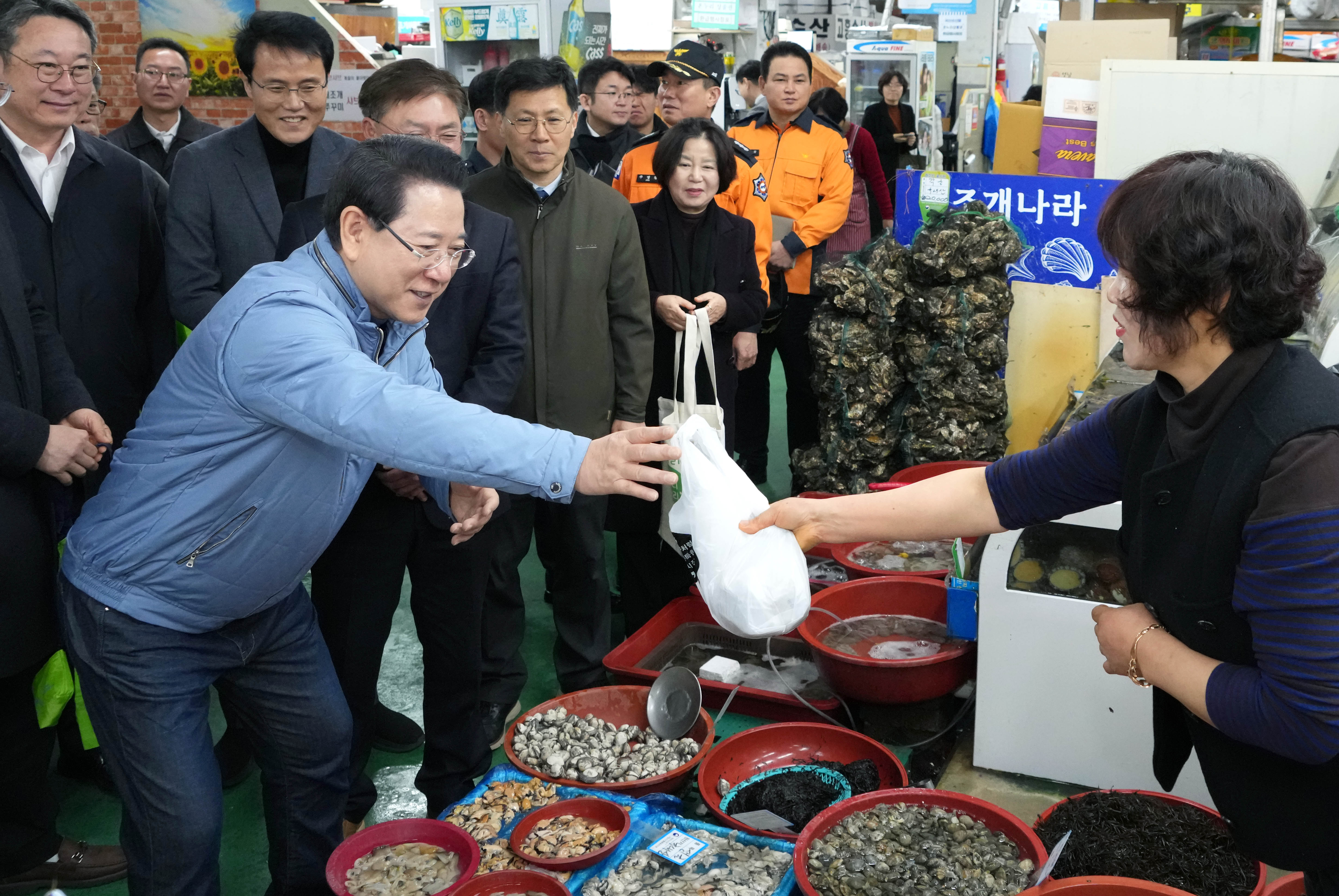 설 명절 맞이 전통시장 현장 방문(광양 중마시장)4