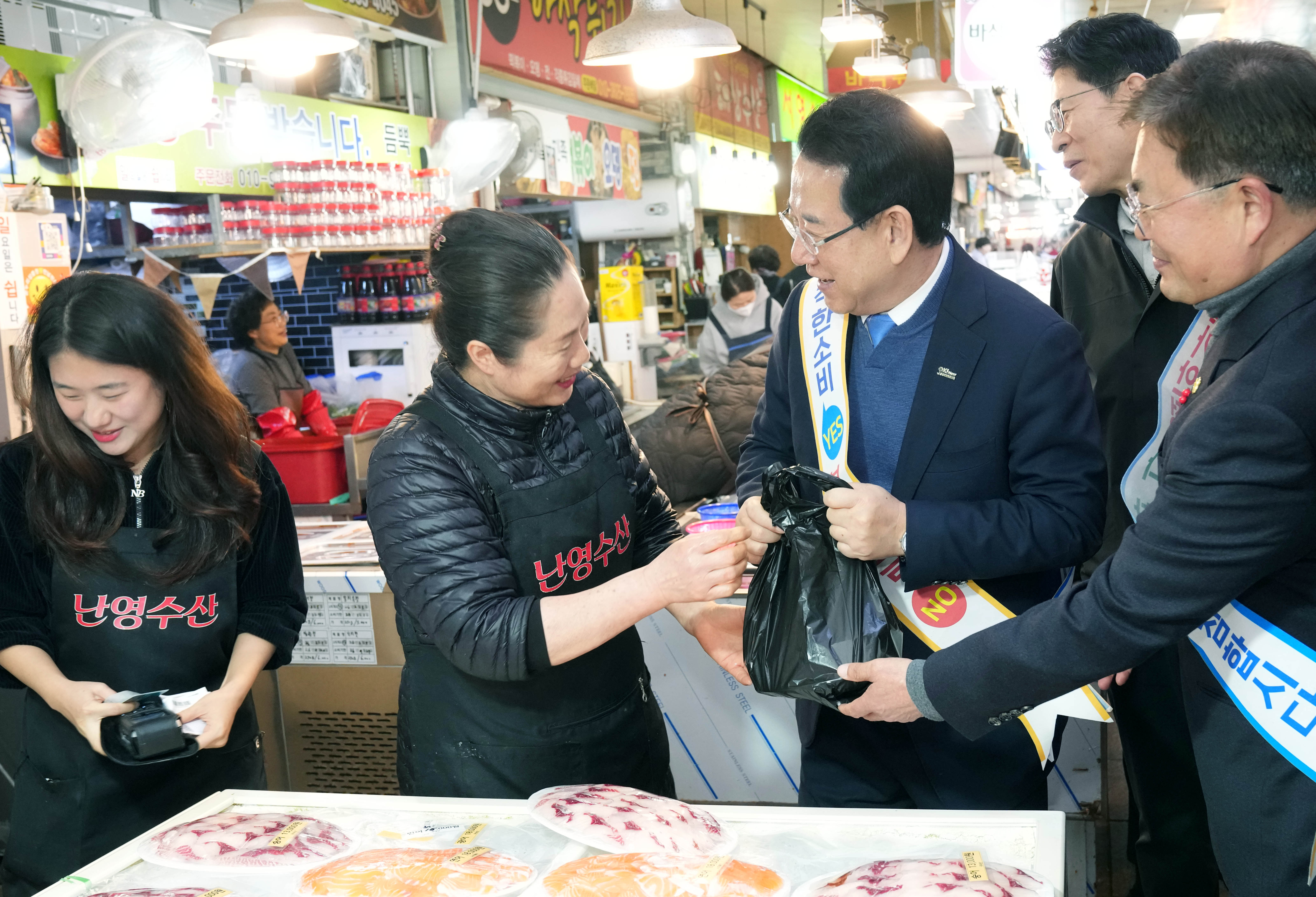 설 명절 맞이 전통시장 현장 방문(목포 청호시장)1