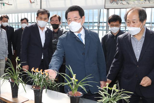 자생란 산업화시설(함평 학난농원) 현장 시찰