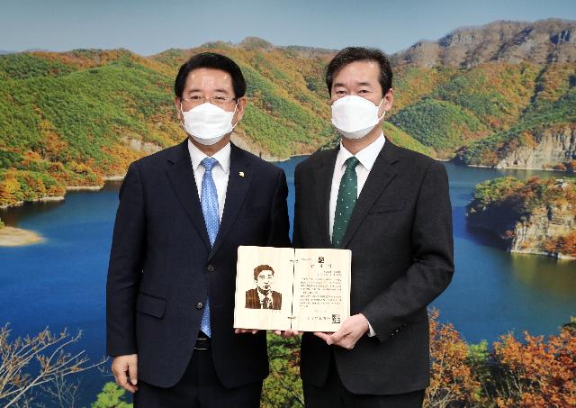 송하철 전남대불산학융합원 전임원장 감사패 수여