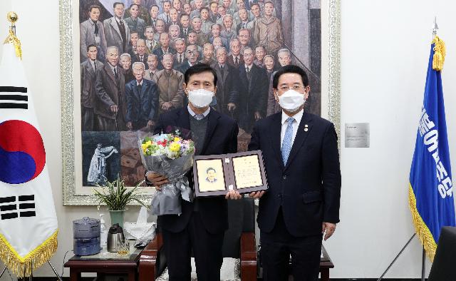 한국에너지공대 개교 공헌, 감사패 전달