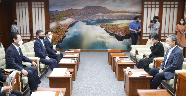 정근식 진실화해위원장 전남도 방문