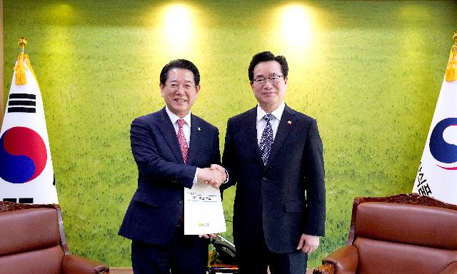 정황근 농림축산식품부 장관과 면담(지역 주요 현안사업 건의)