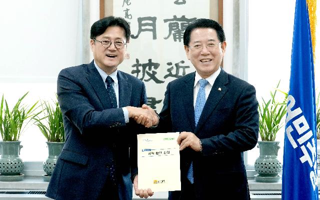 더불어 민주당 홍익표 원내대표 면담