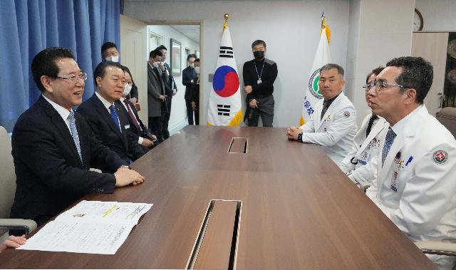 화순전남대·전남대병원 찾아 의료현안 논의