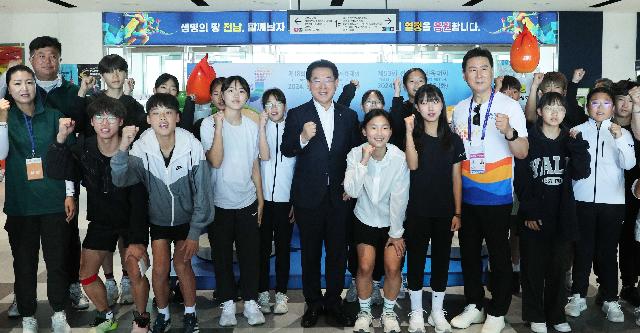 제53회 전국소년체전 전남 육상선수단 격려