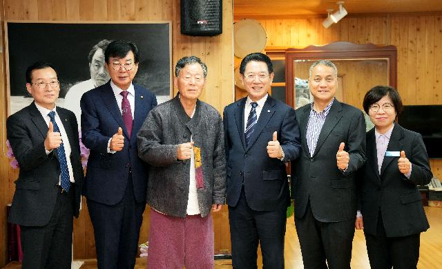 한승원작가 문학집필실 해산토굴 방문
